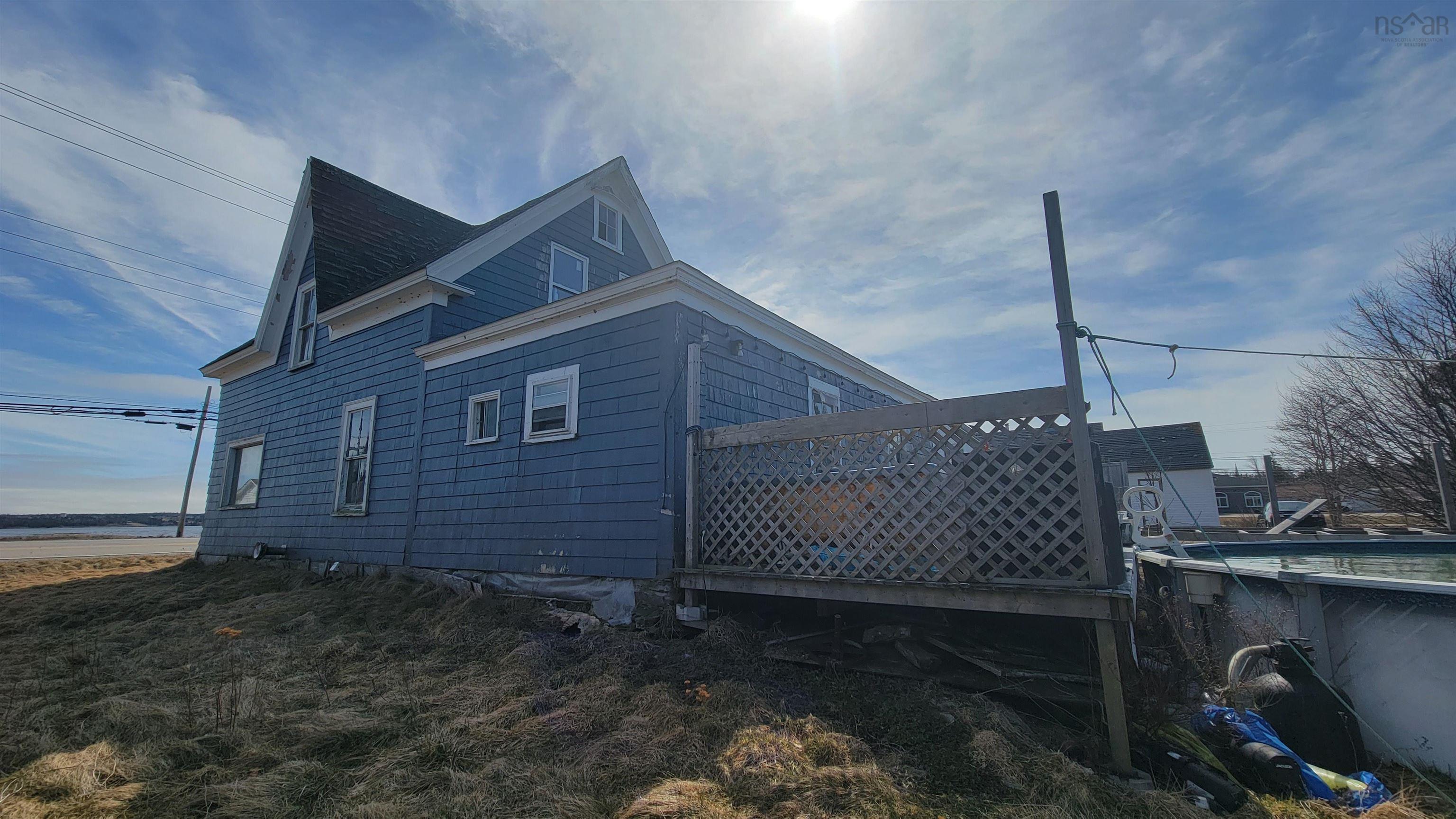 $54,900.00: 994 Highway 335, West Pubnico