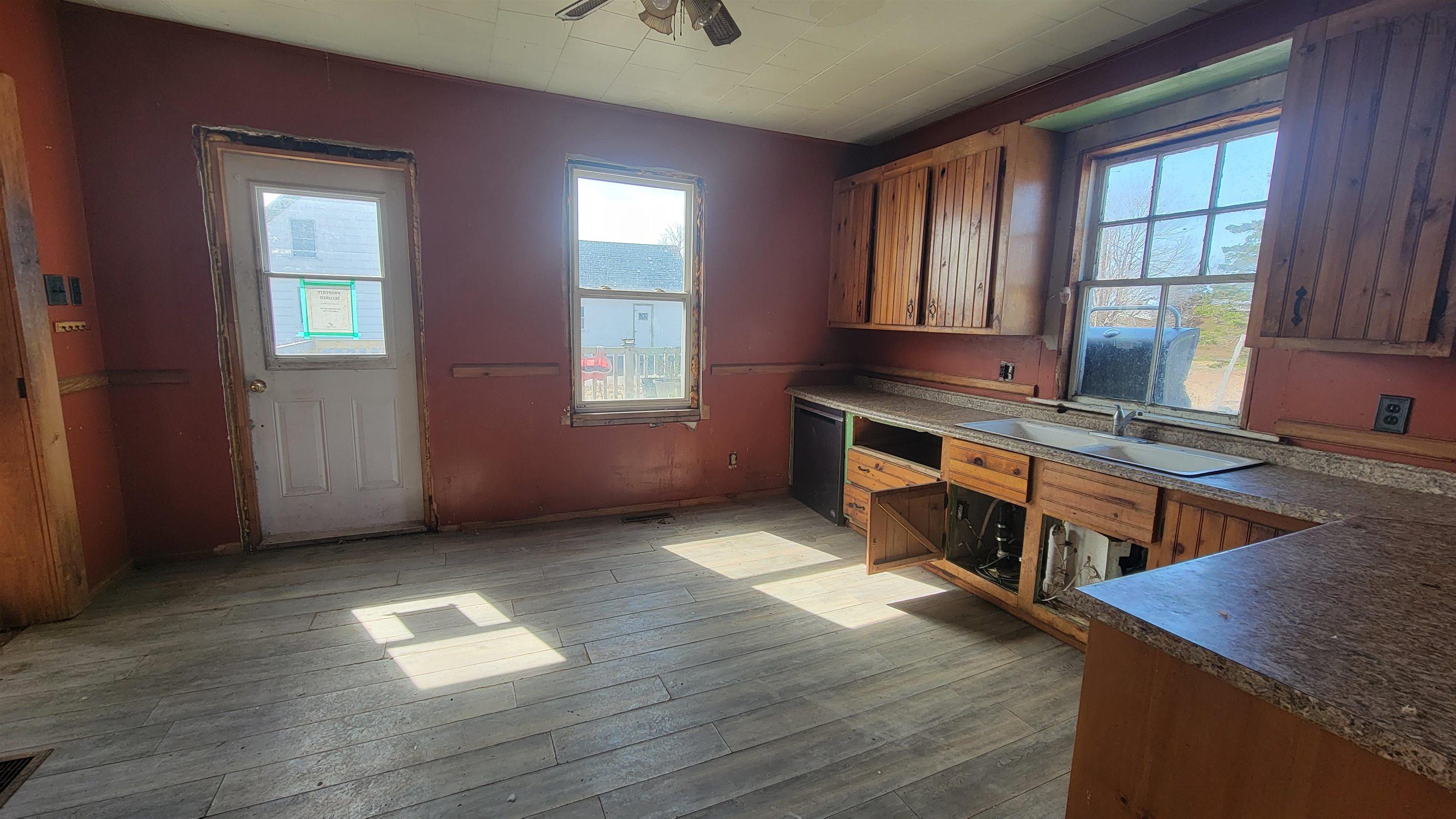 $54,900.00: 994 Highway 335, West Pubnico