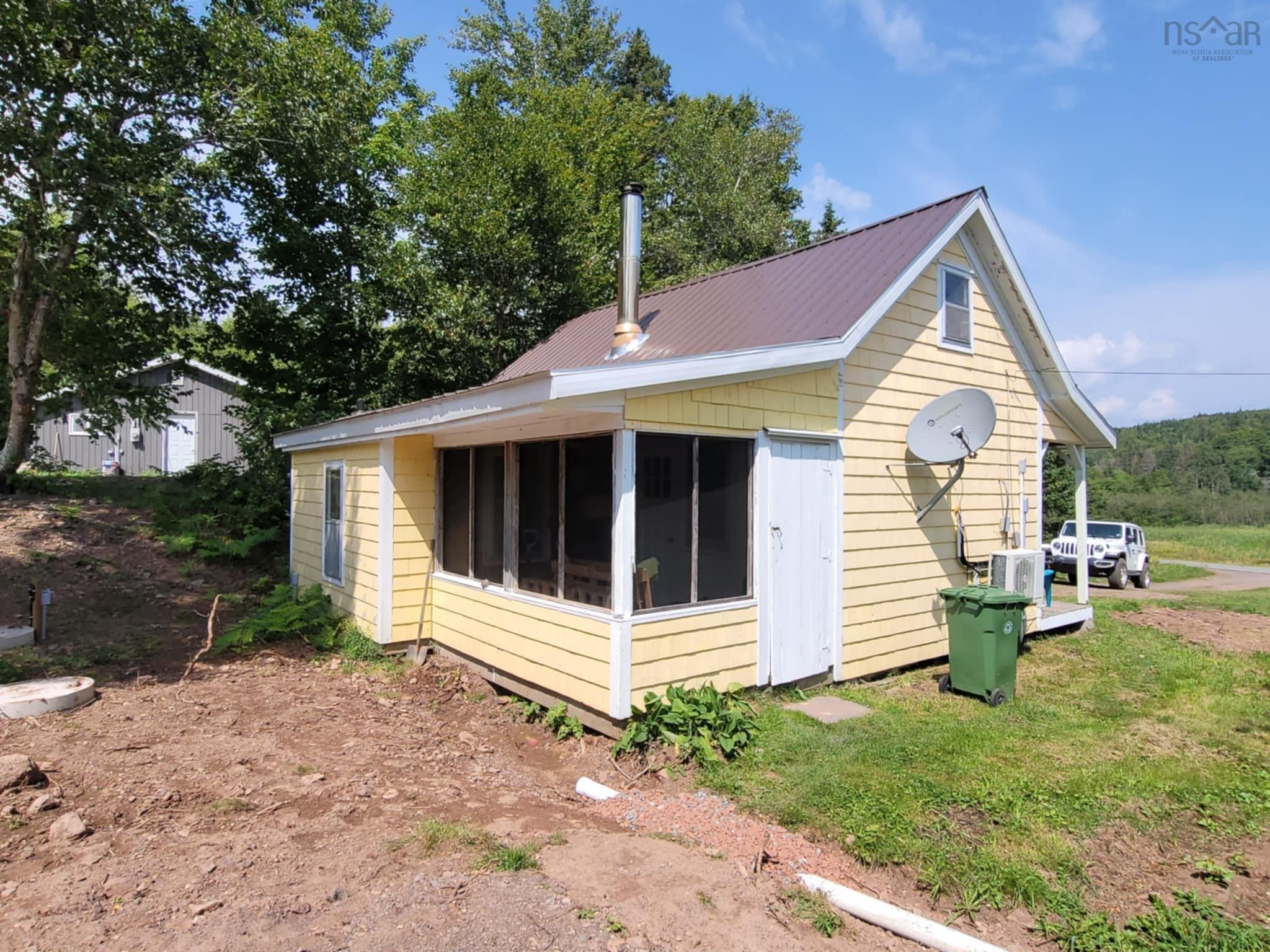 $199,900.00: 863 326 Highway, Earltown
