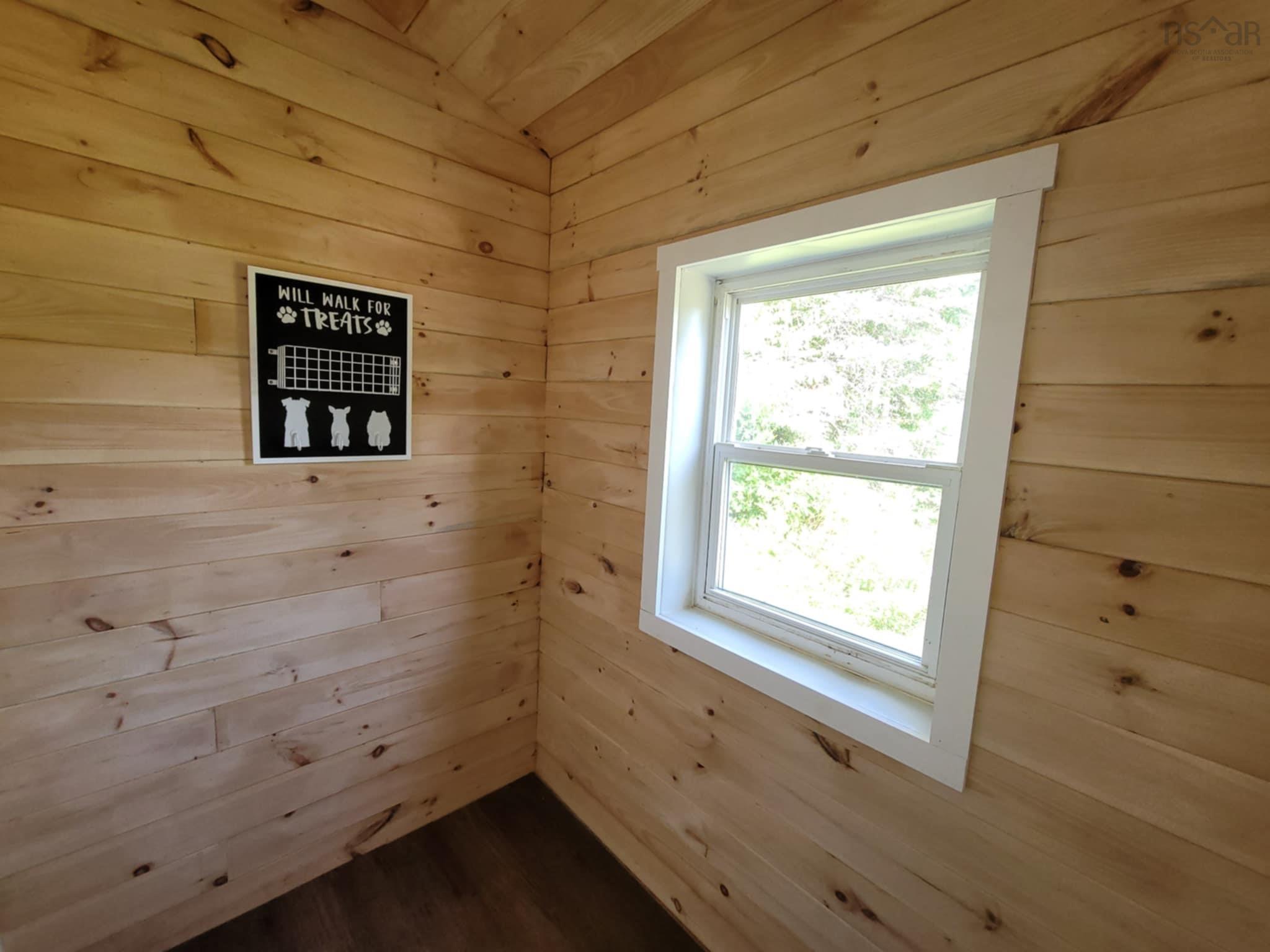 $199,900.00: 863 326 Highway, Earltown