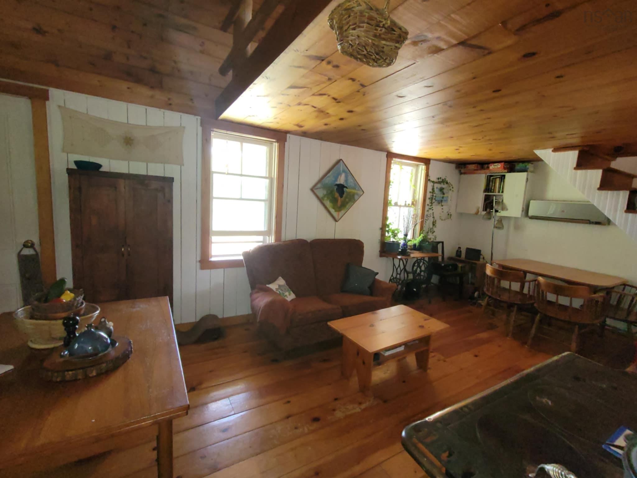$199,900.00: 863 326 Highway, Earltown