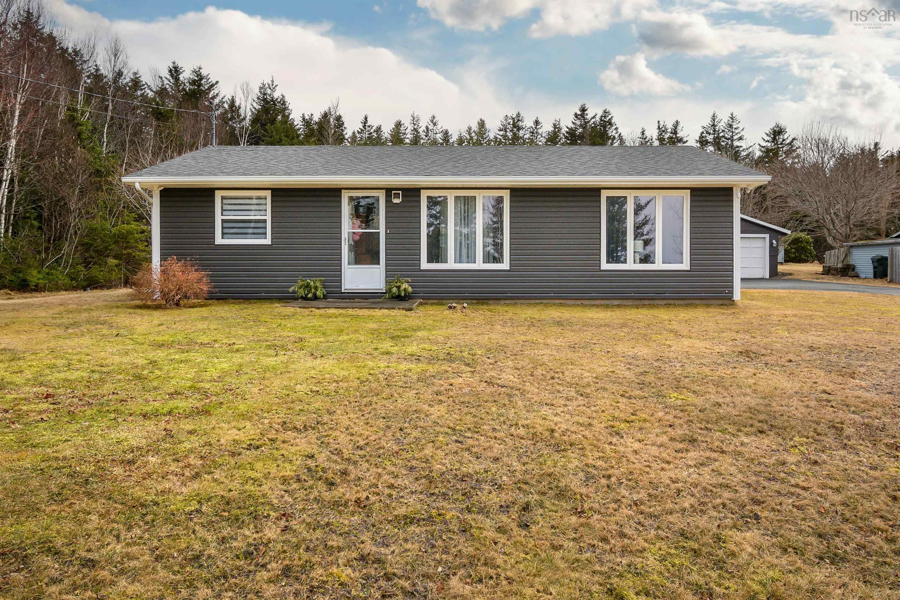 $239,900.00: 64 KILKENNY LAKE Road, South Bar