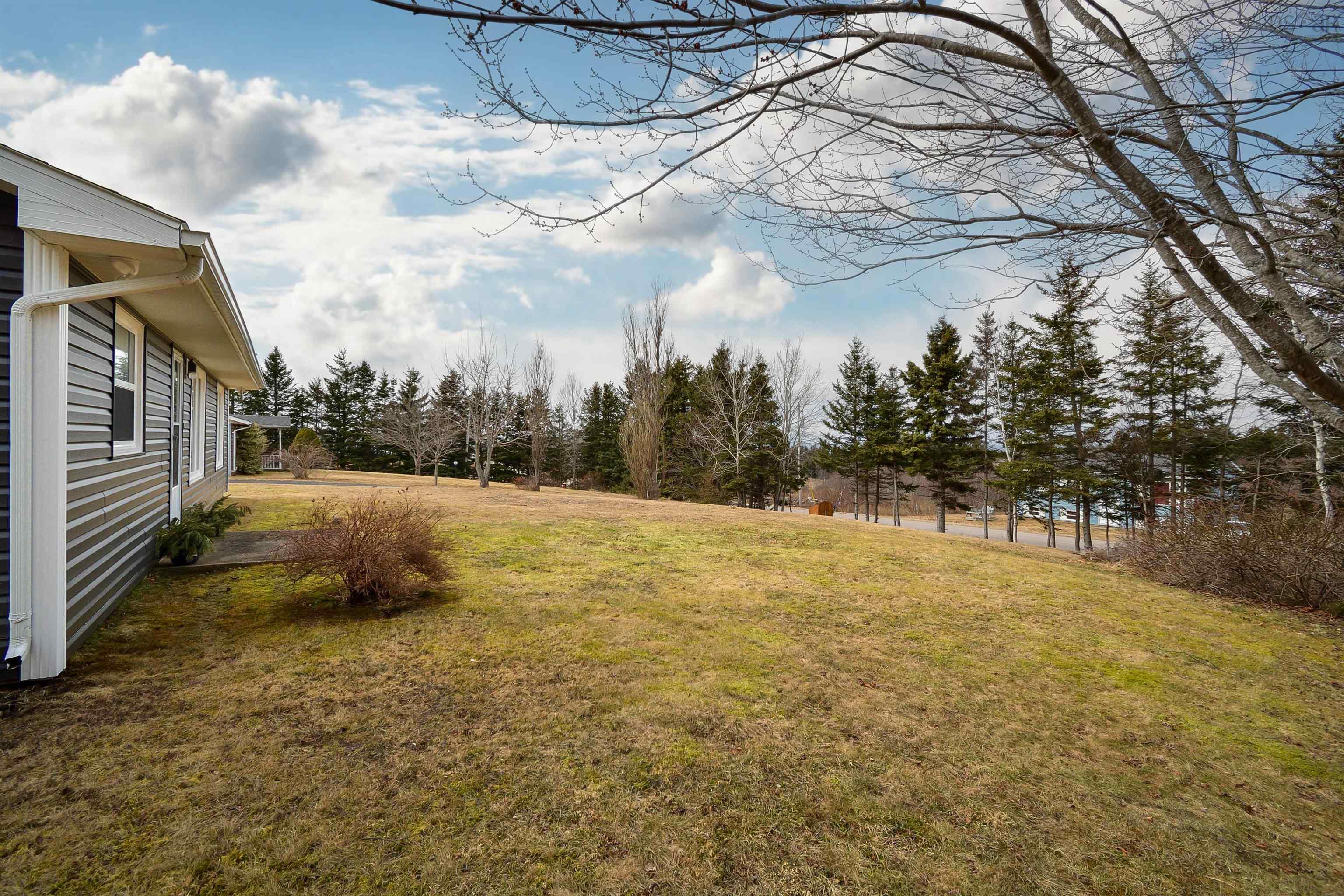 $239,900.00: 64 KILKENNY LAKE Road, South Bar