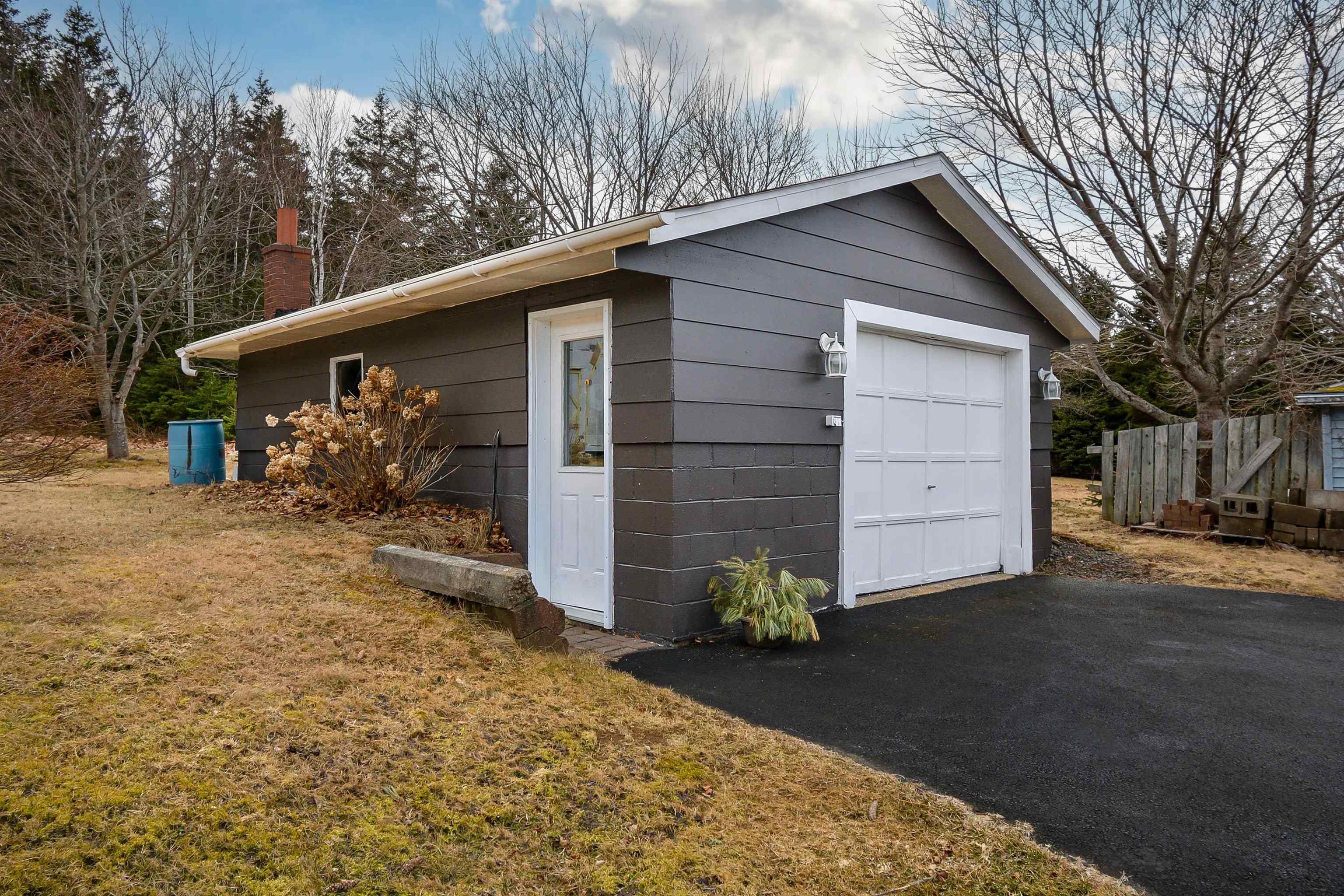 $239,900.00: 64 KILKENNY LAKE Road, South Bar