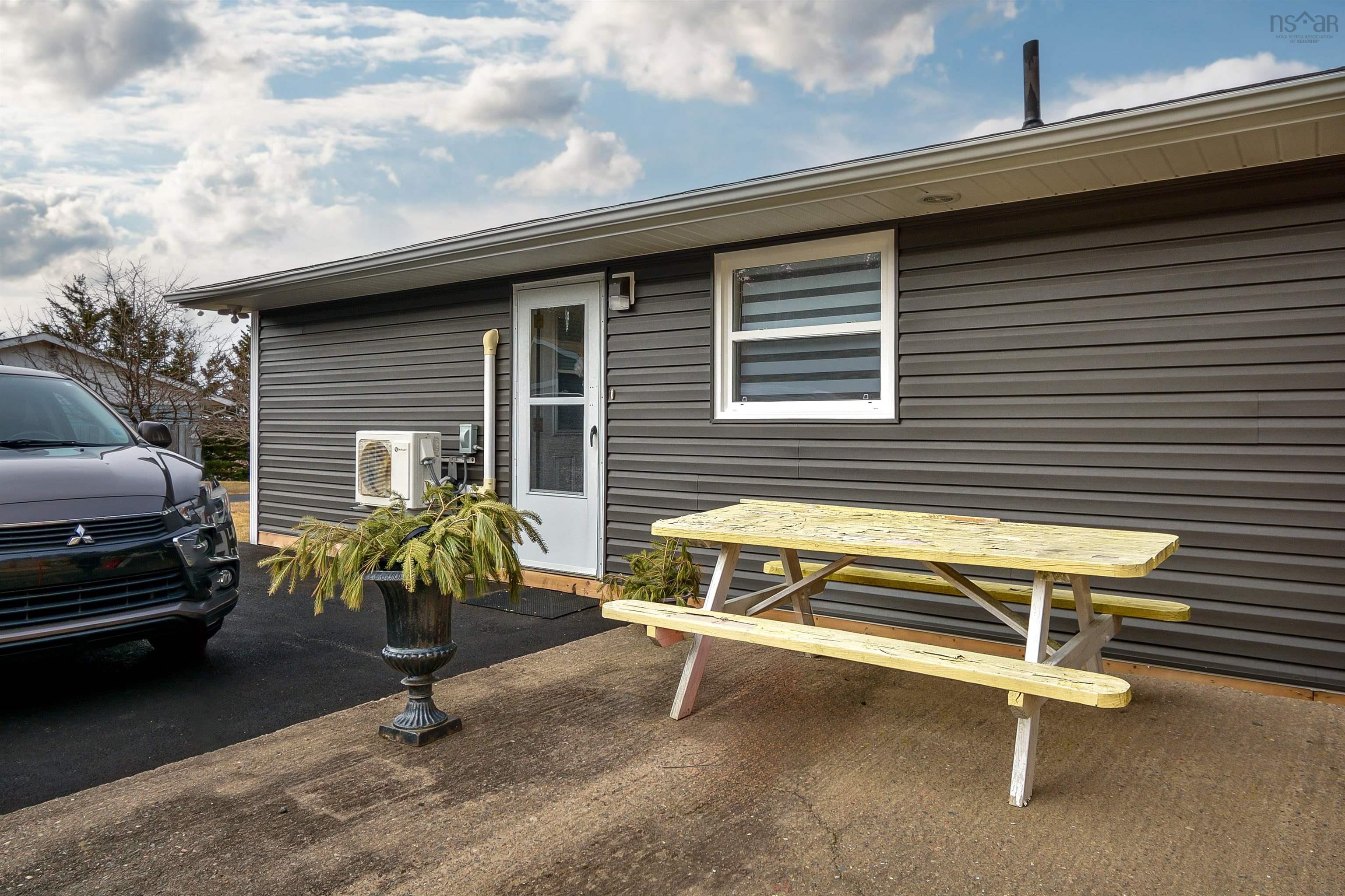 $239,900.00: 64 KILKENNY LAKE Road, South Bar
