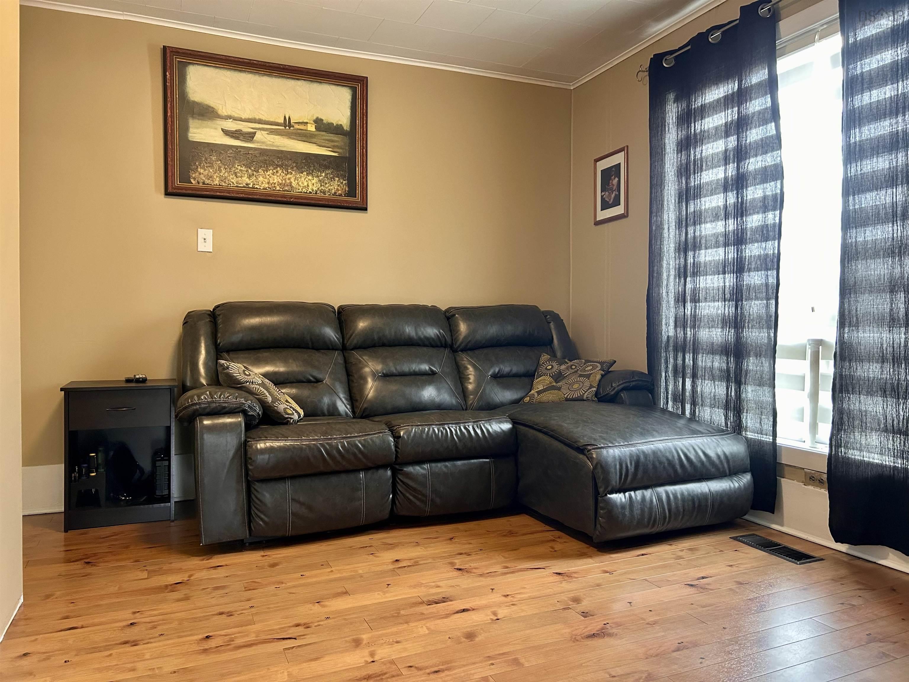 $279,900.00: 6 Haliburton Street, Amherst