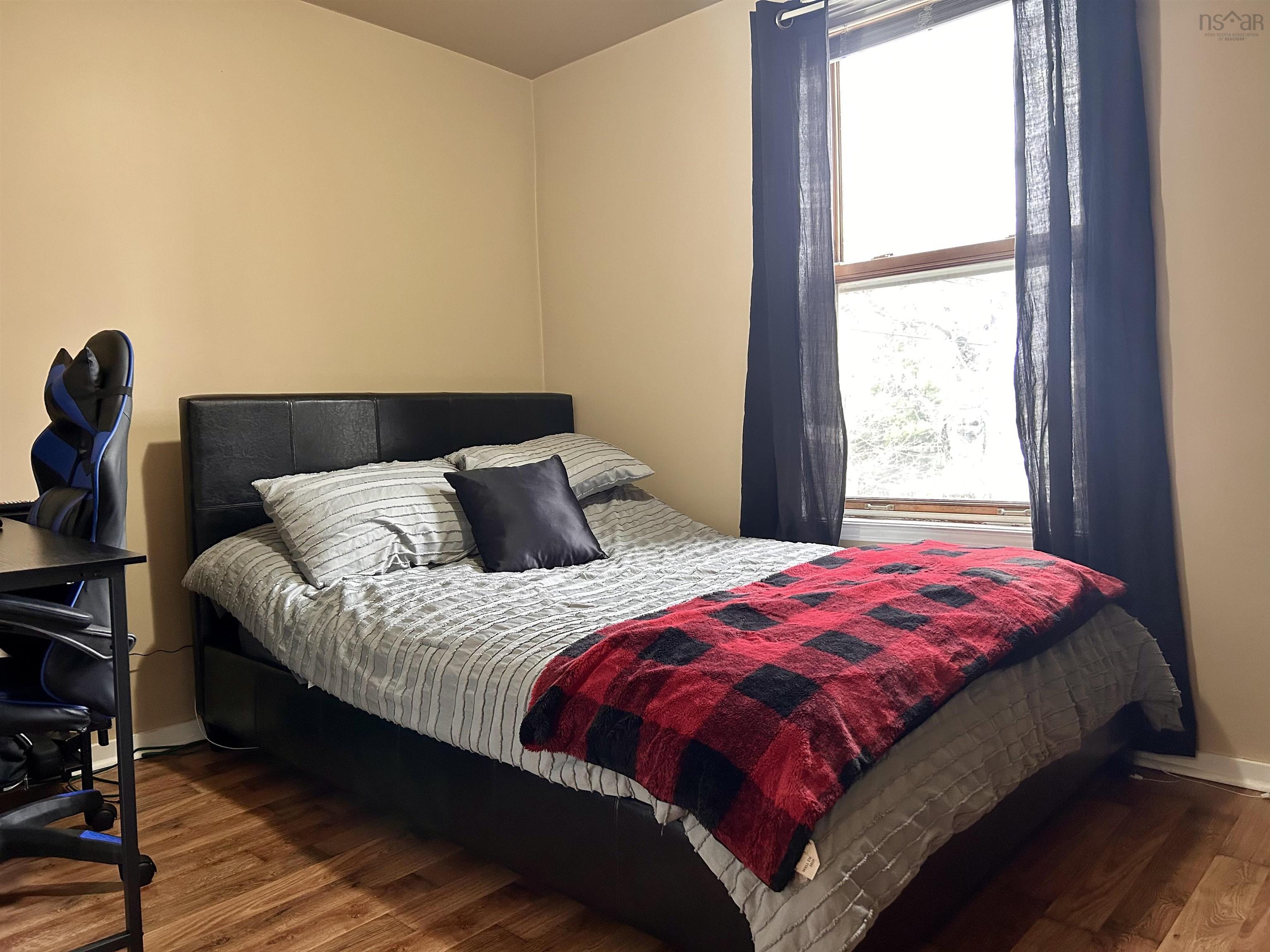 $279,900.00: 6 Haliburton Street, Amherst