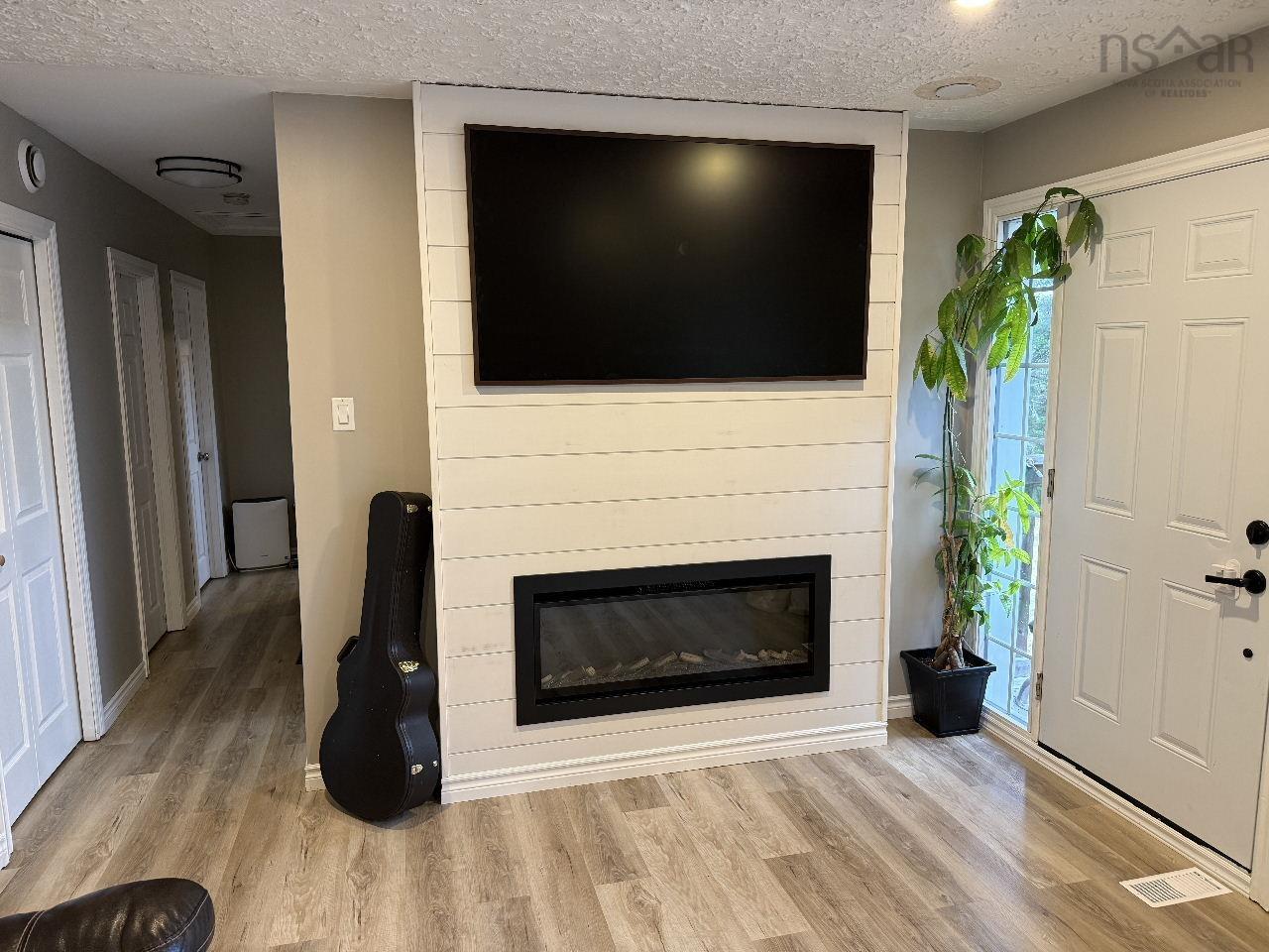 $349,900.00: 19 Whispering Pines Lane, Pine Grove