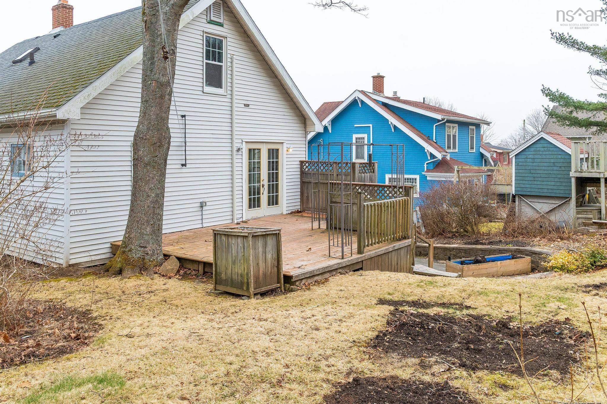 $699,000.00: 87 Crichton Avenue, Dartmouth