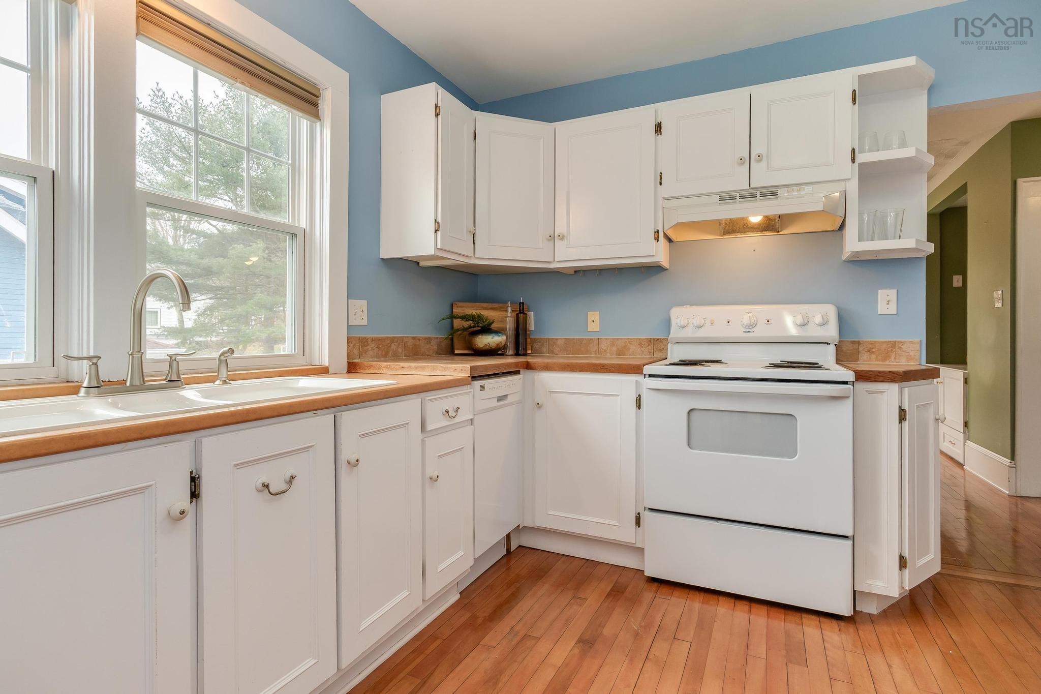 $699,000.00: 87 Crichton Avenue, Dartmouth