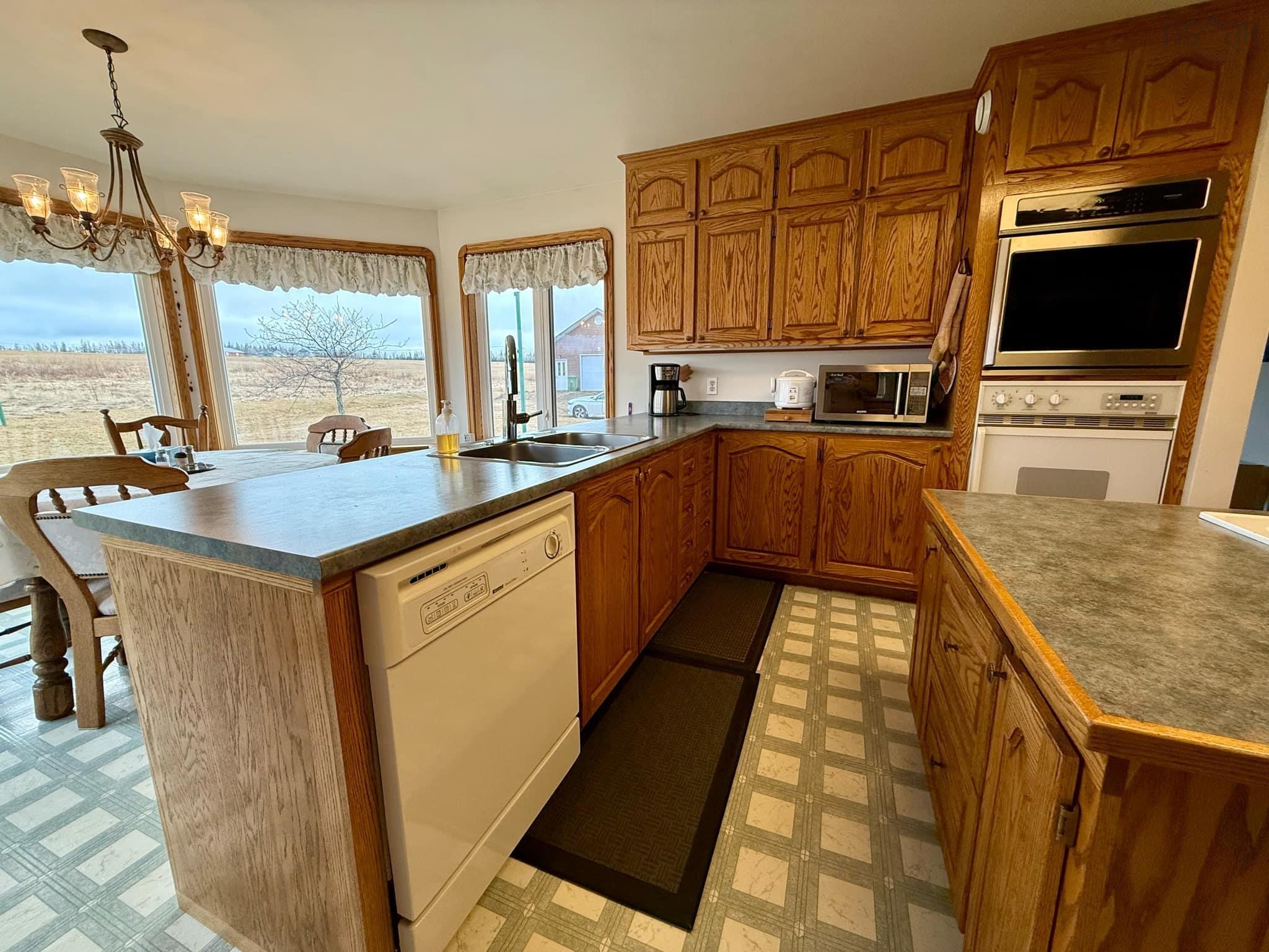 $664,900.00: 2984 Highway 307, Wallace Station