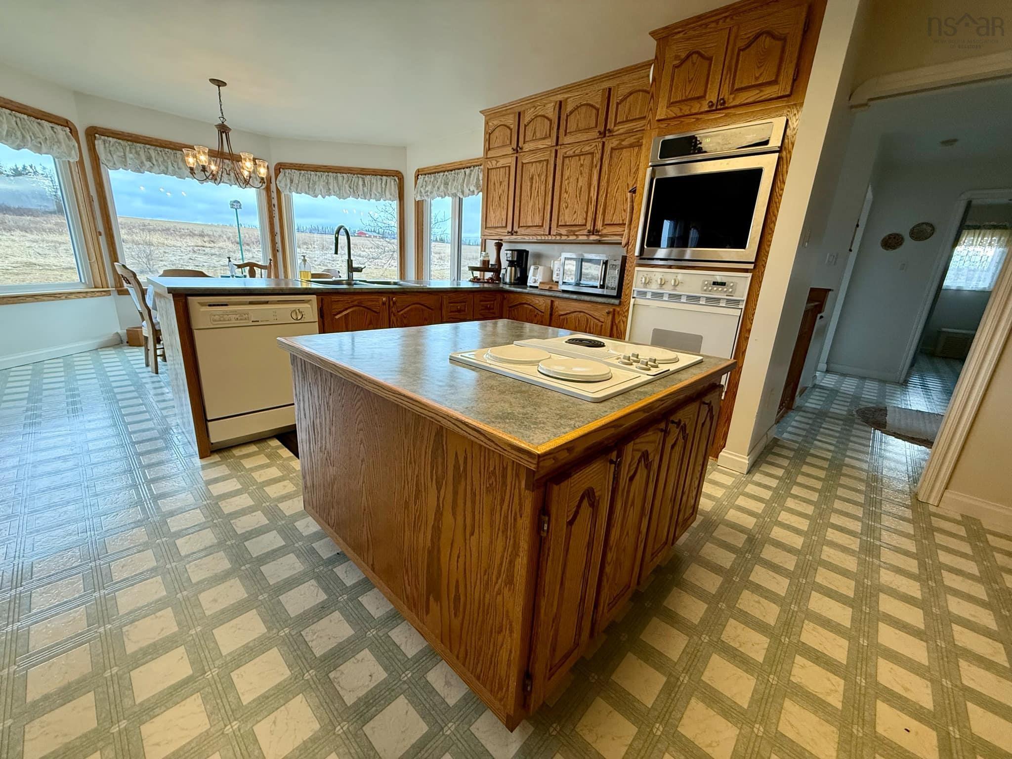 $664,900.00: 2984 Highway 307, Wallace Station