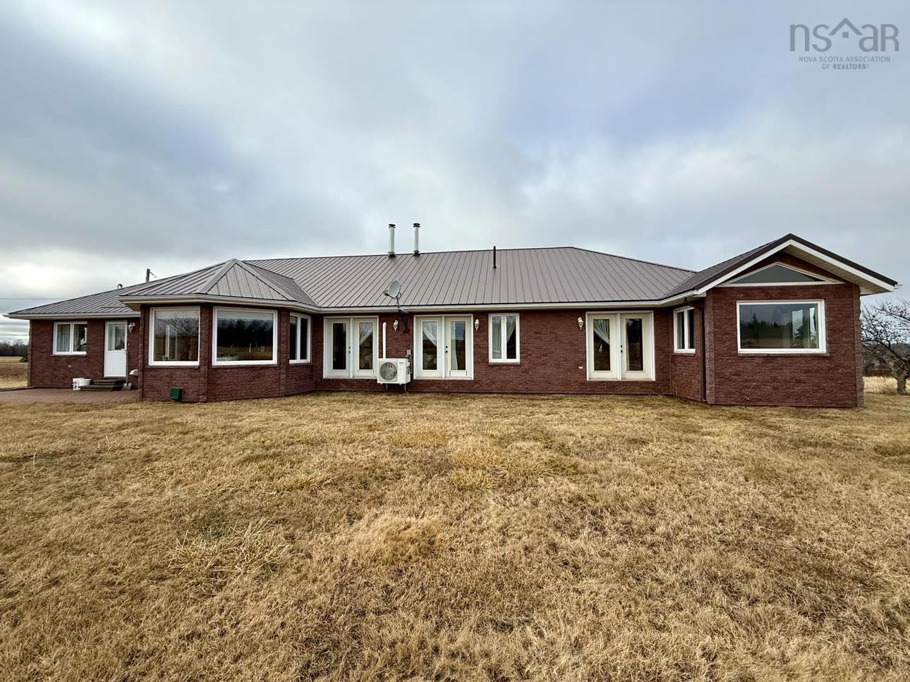 $664,900.00: 2984 Highway 307, Wallace Station