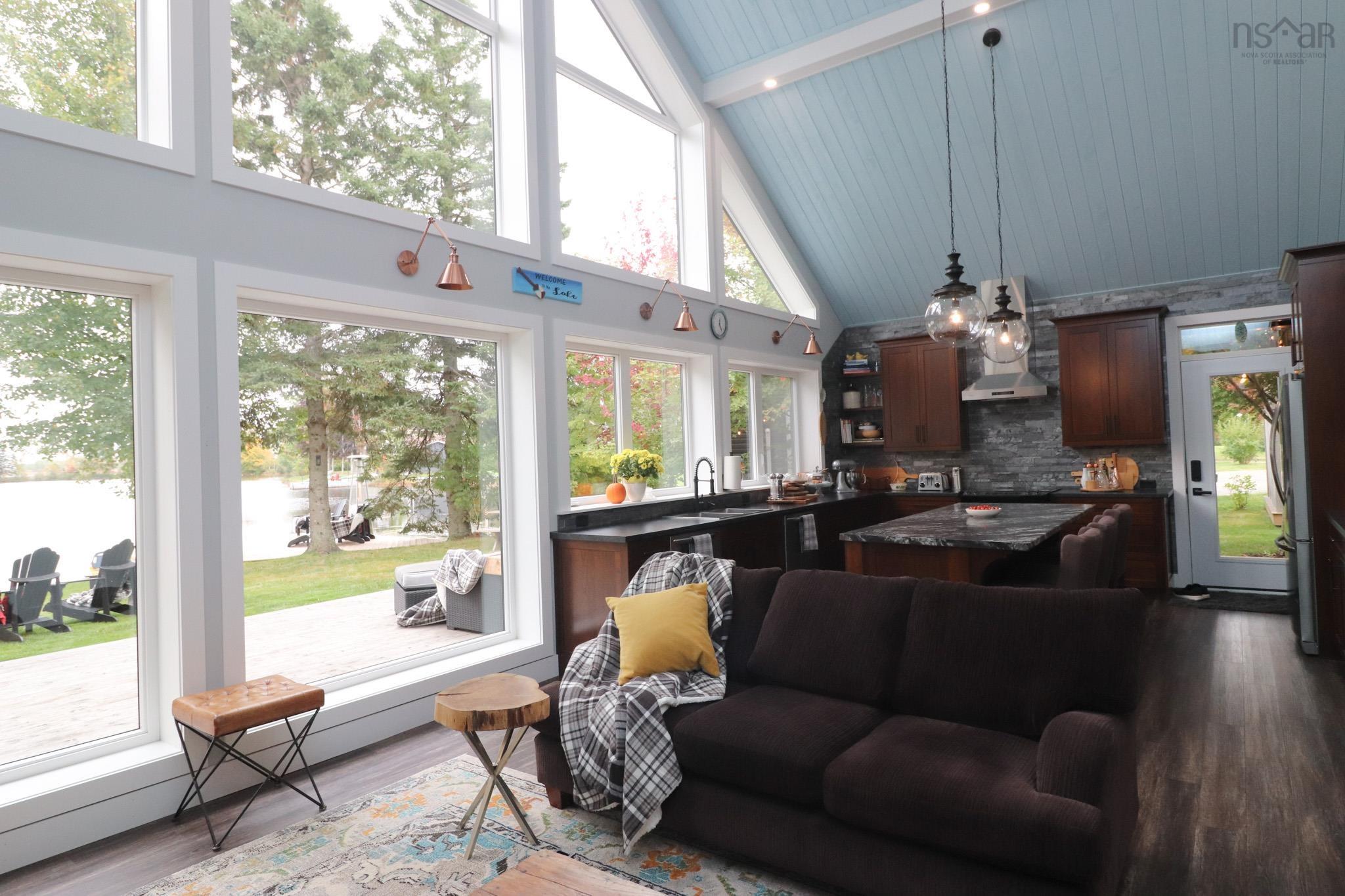 $929,000.00: 100 LAKE SHORE Drive, Great Village