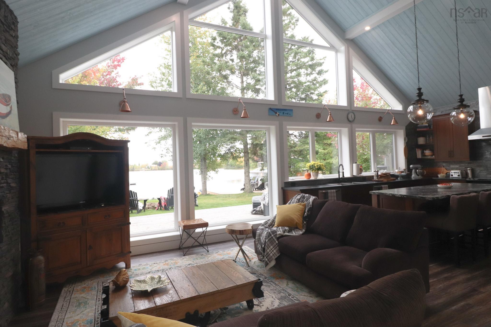 $929,000.00: 100 LAKE SHORE Drive, Great Village