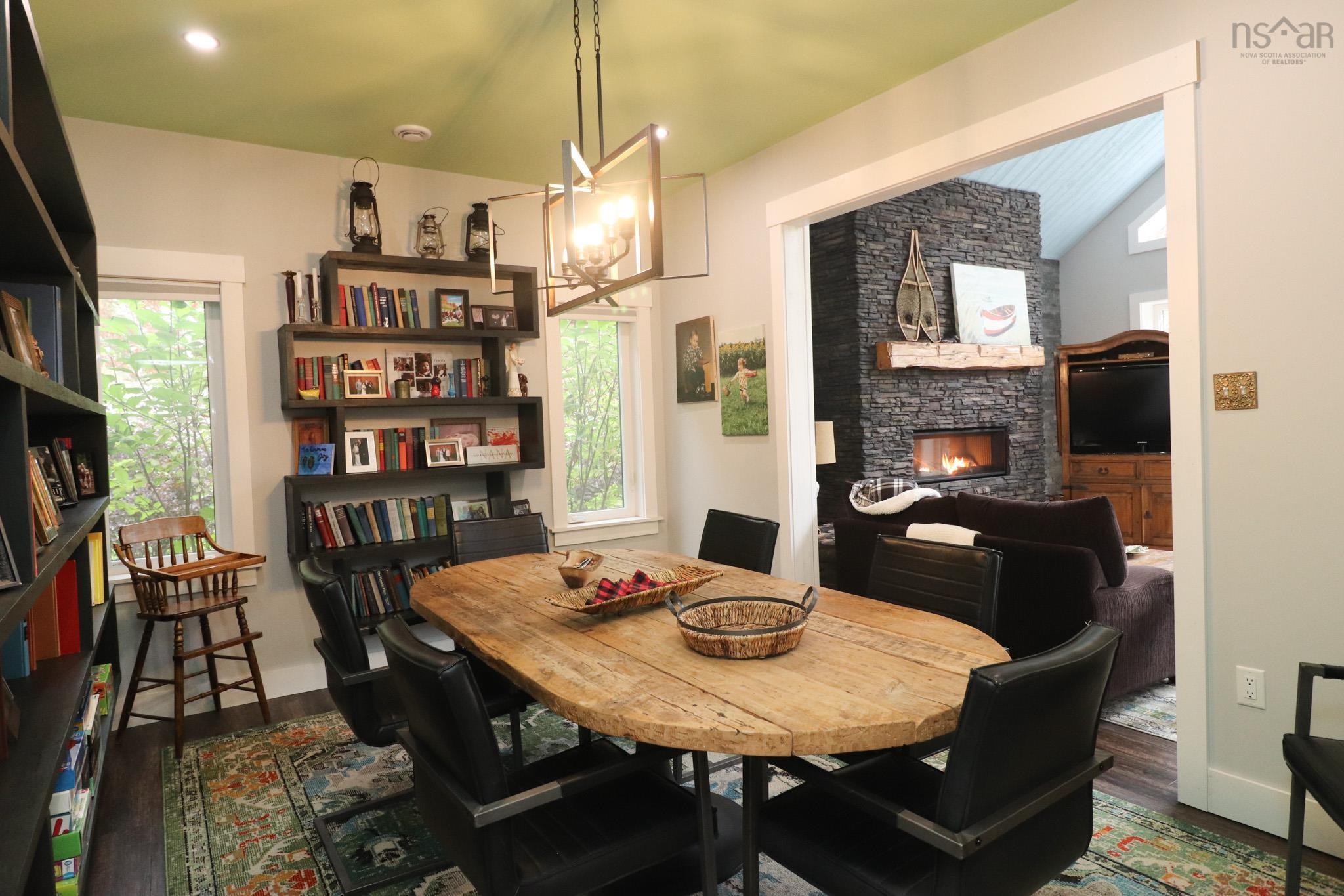 $929,000.00: 100 LAKE SHORE Drive, Great Village