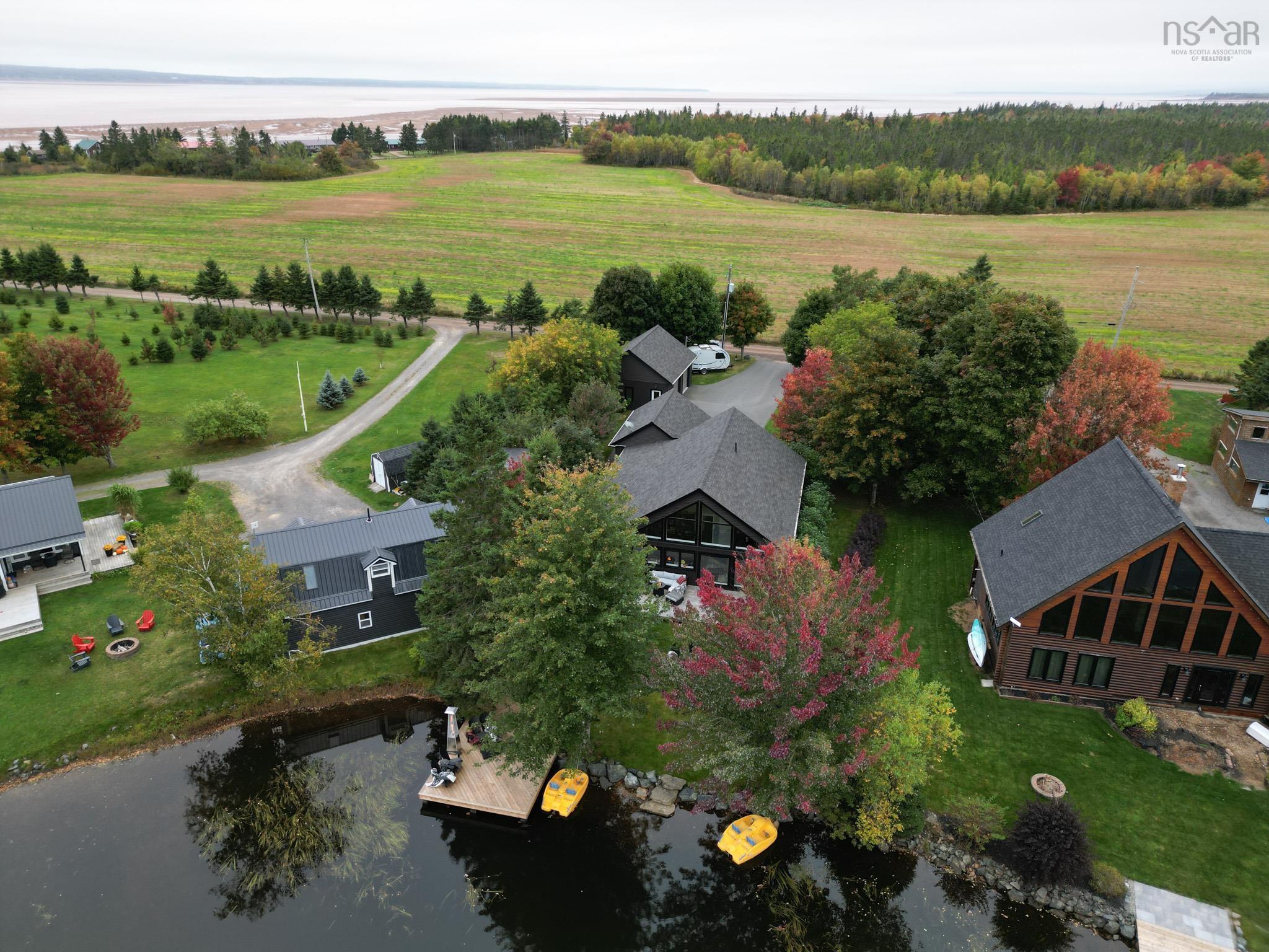 $929,000.00: 100 LAKE SHORE Drive, Great Village