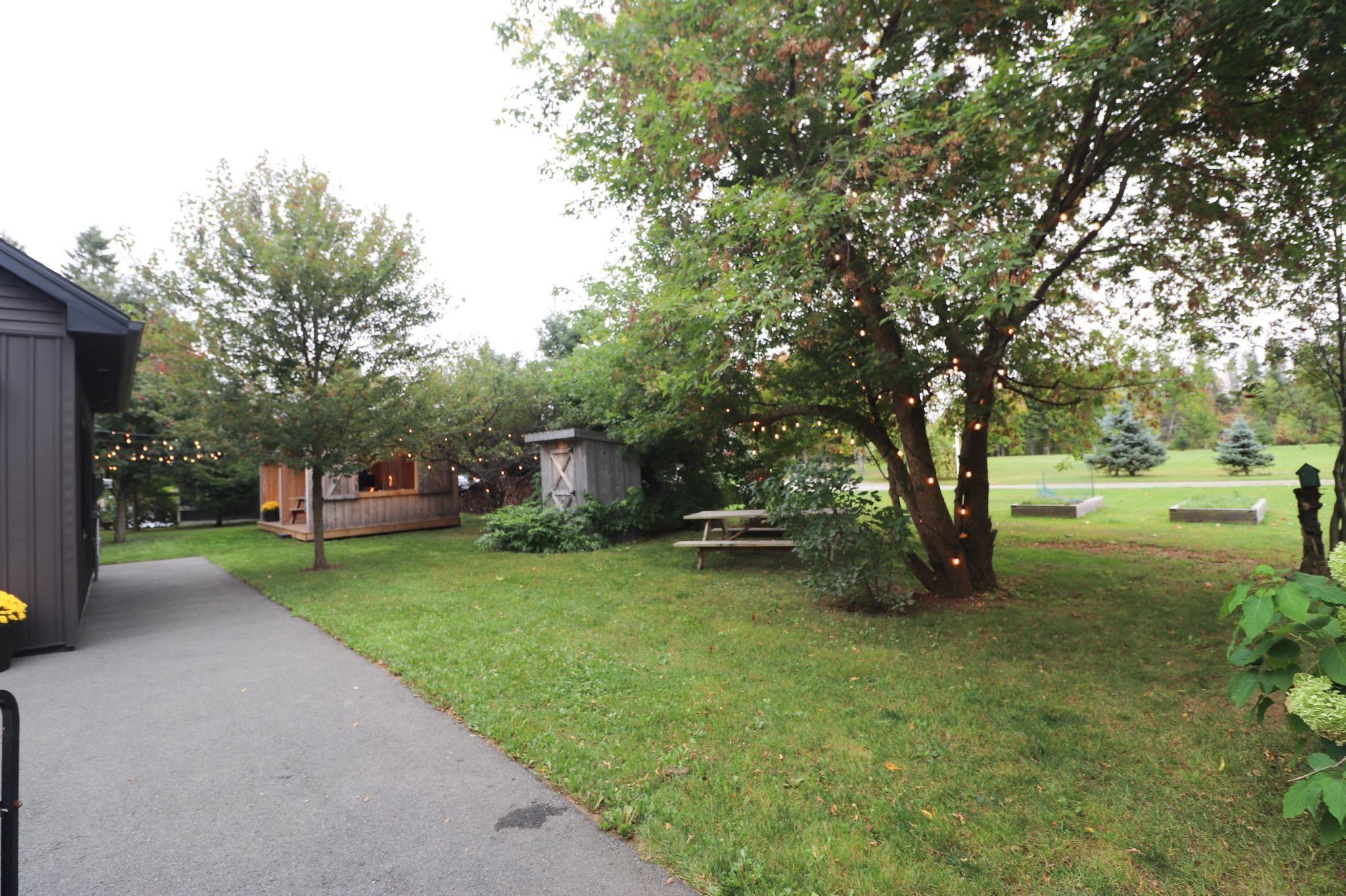 $929,000.00: 100 LAKE SHORE Drive, Great Village