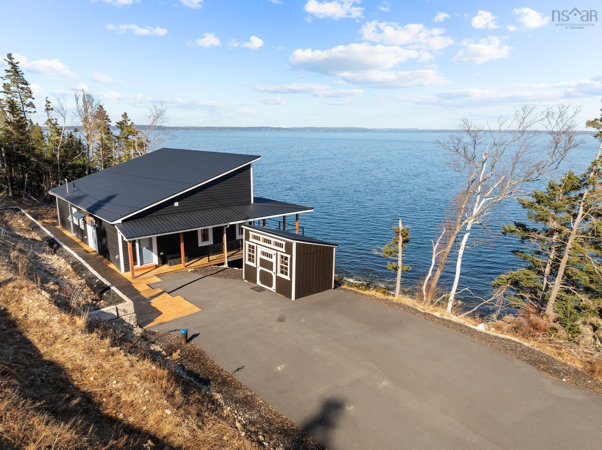 $1,299,000.00: 1907 329 Highway, The Lodge