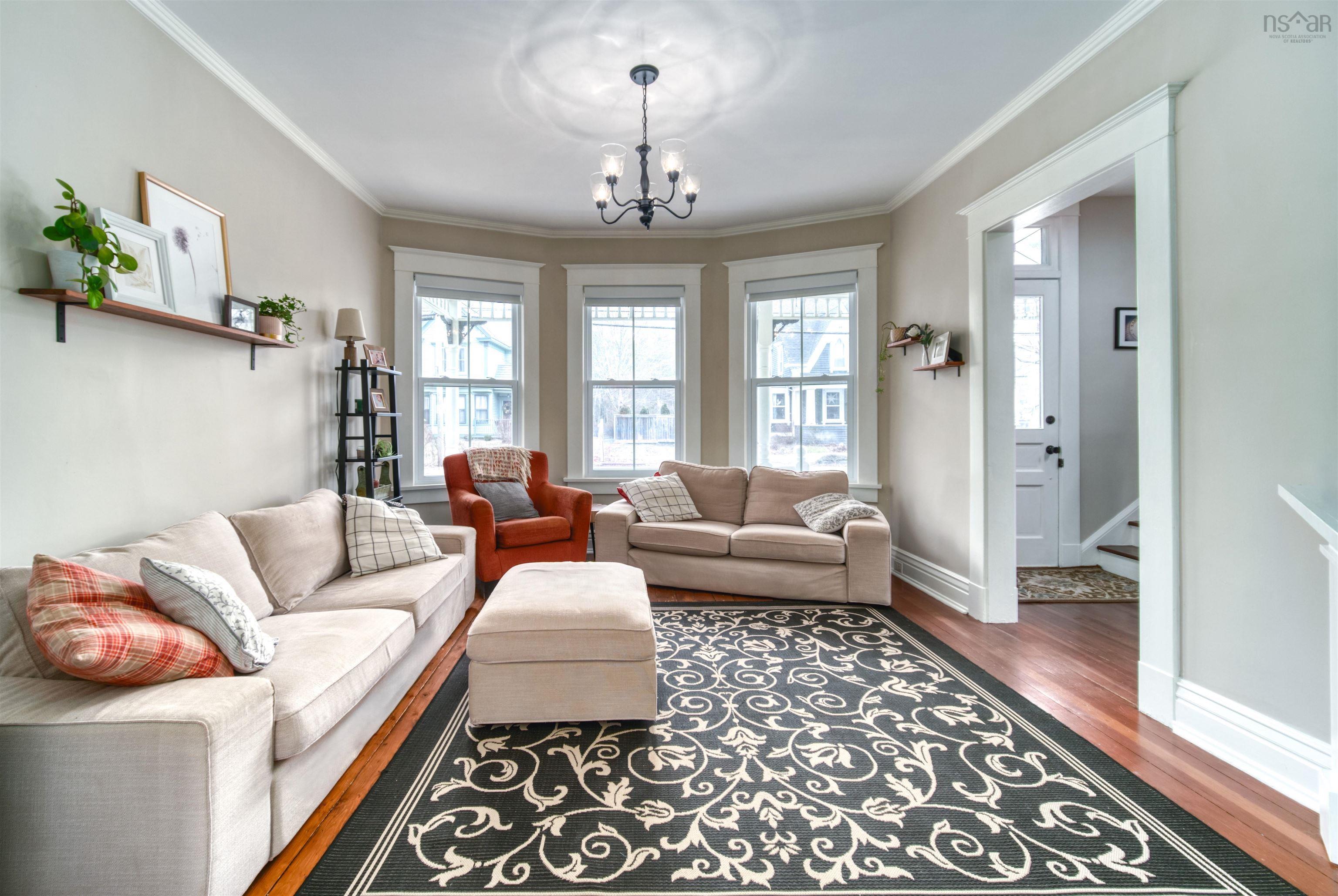 $798,000.00: 394 Main Street, Mahone Bay