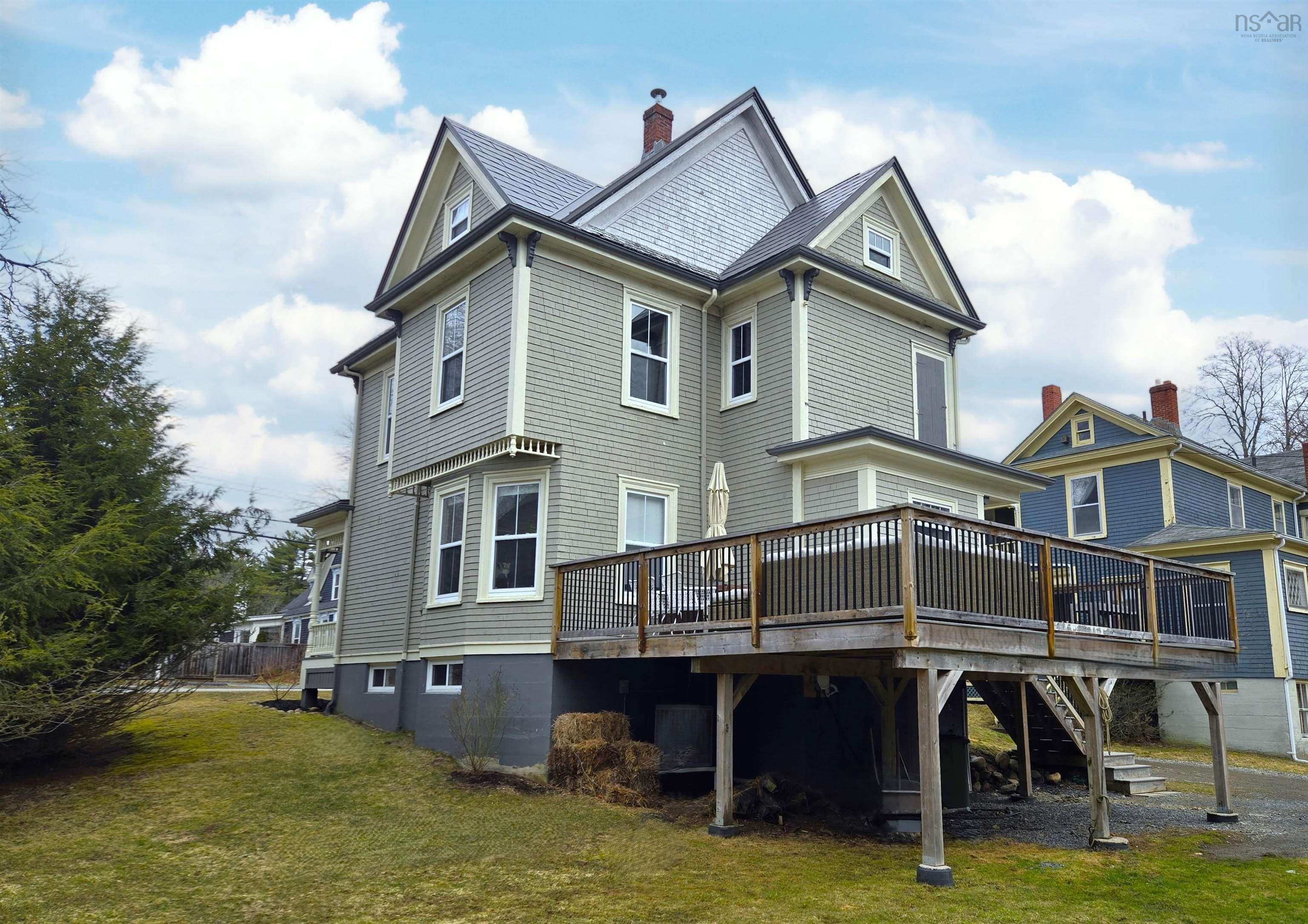 $798,000.00: 394 Main Street, Mahone Bay
