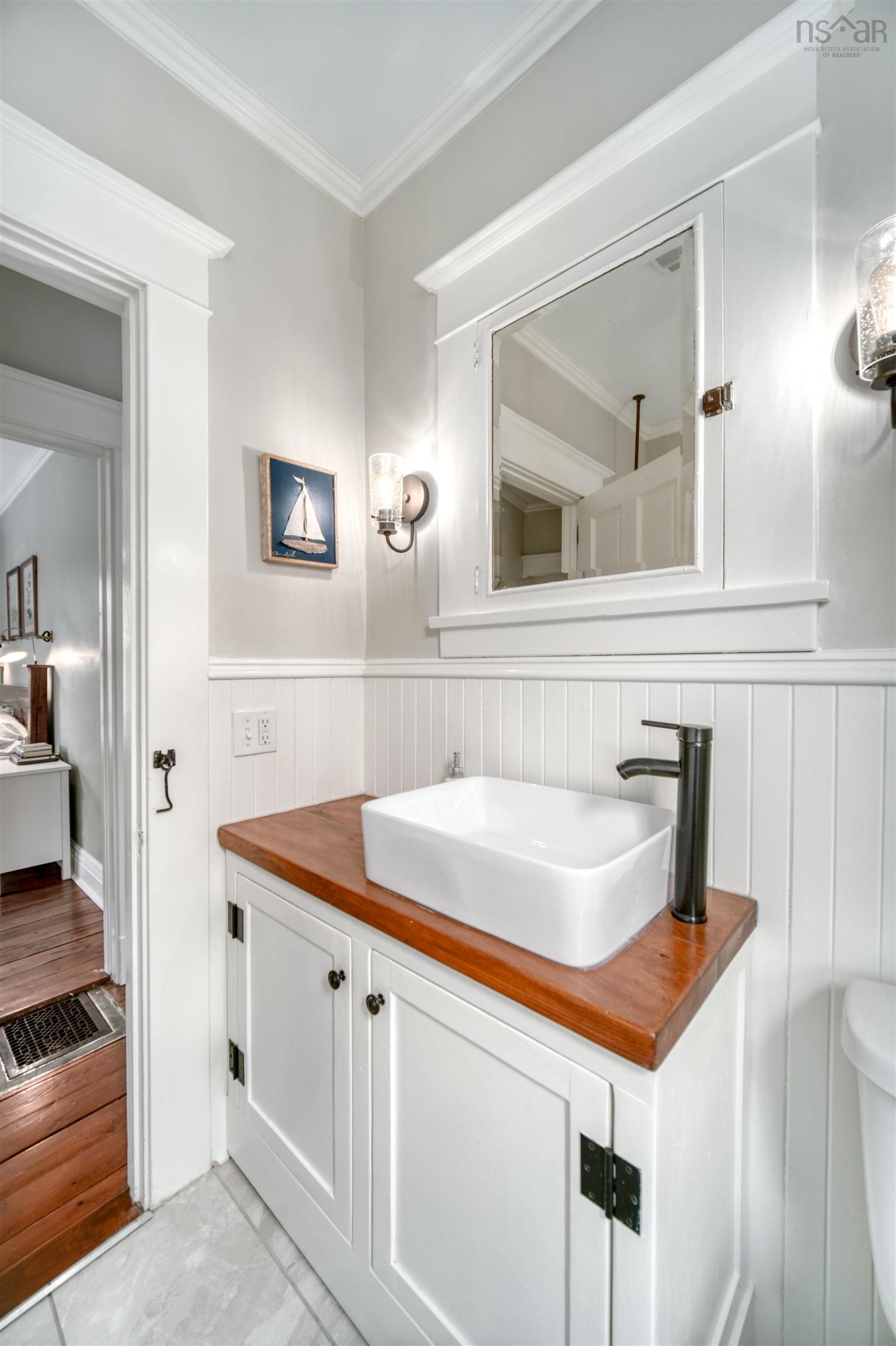 $798,000.00: 394 Main Street, Mahone Bay