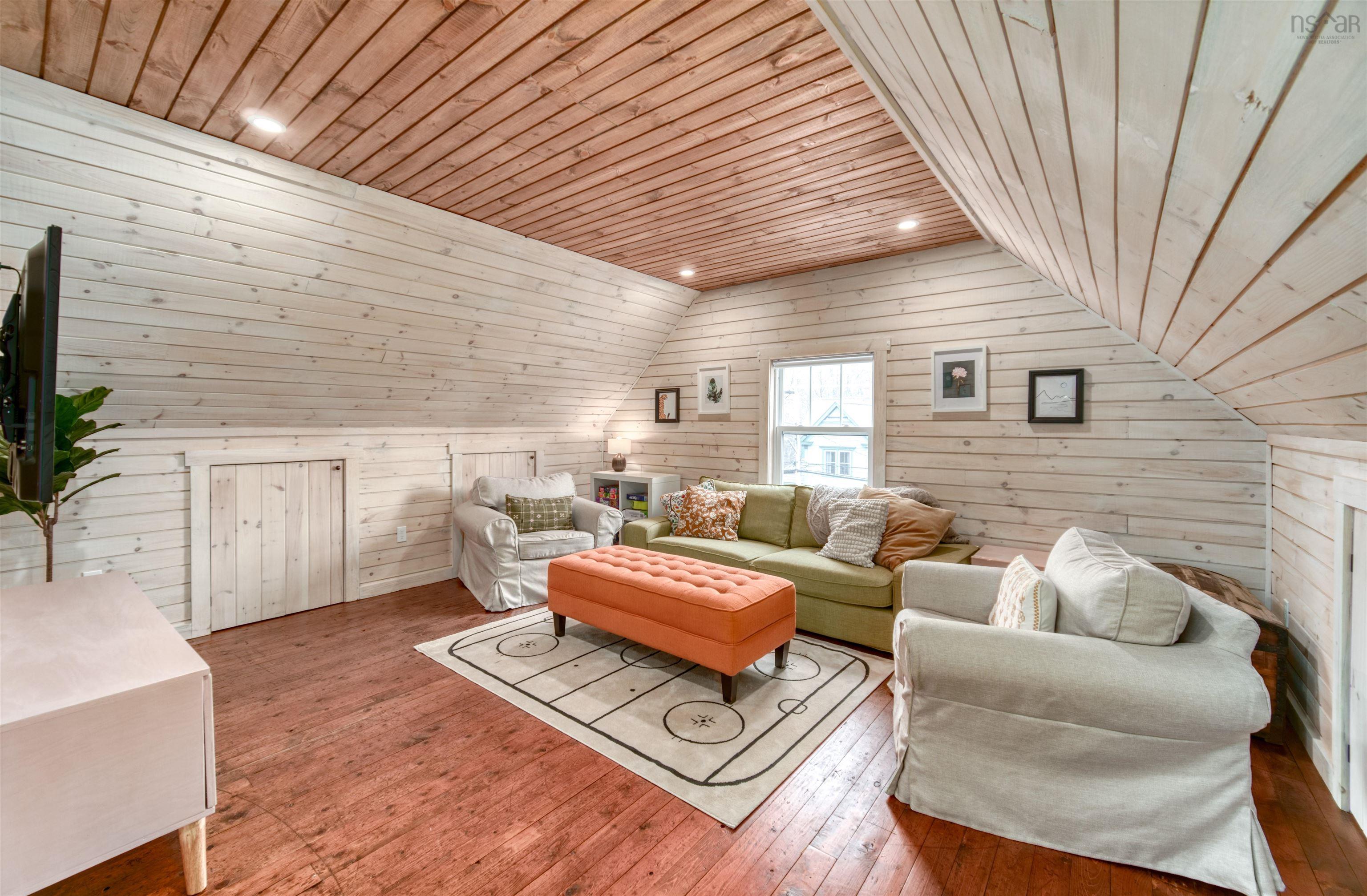 $798,000.00: 394 Main Street, Mahone Bay