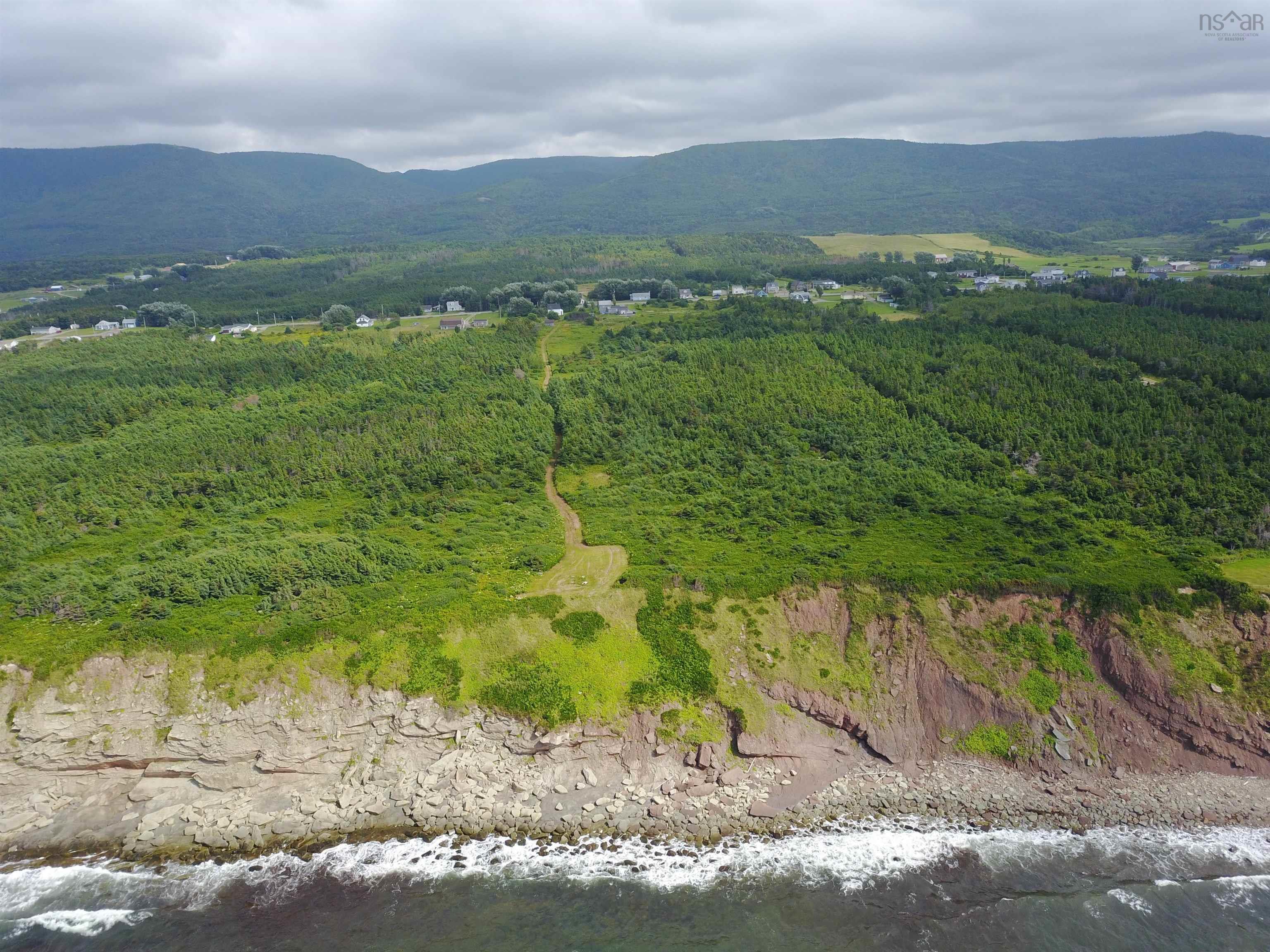 $299,000.00: 12723 Cabot Trail, Grand Étang