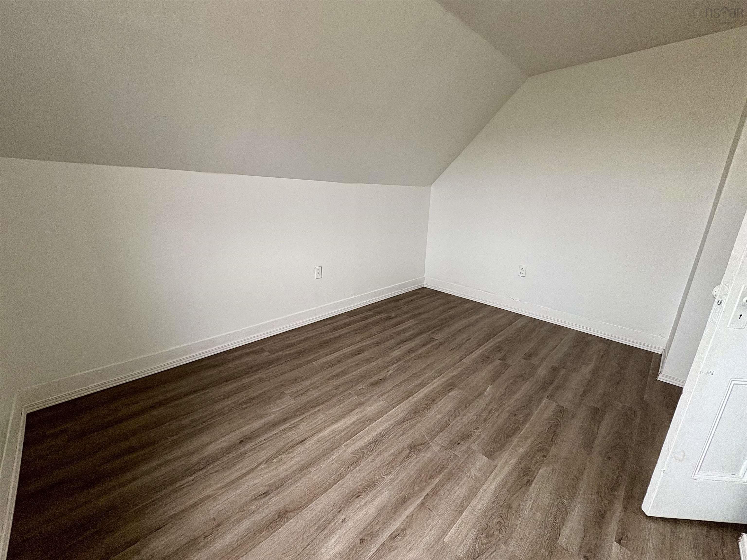 $185,000.00: 818 Donkin Highway, Donkin