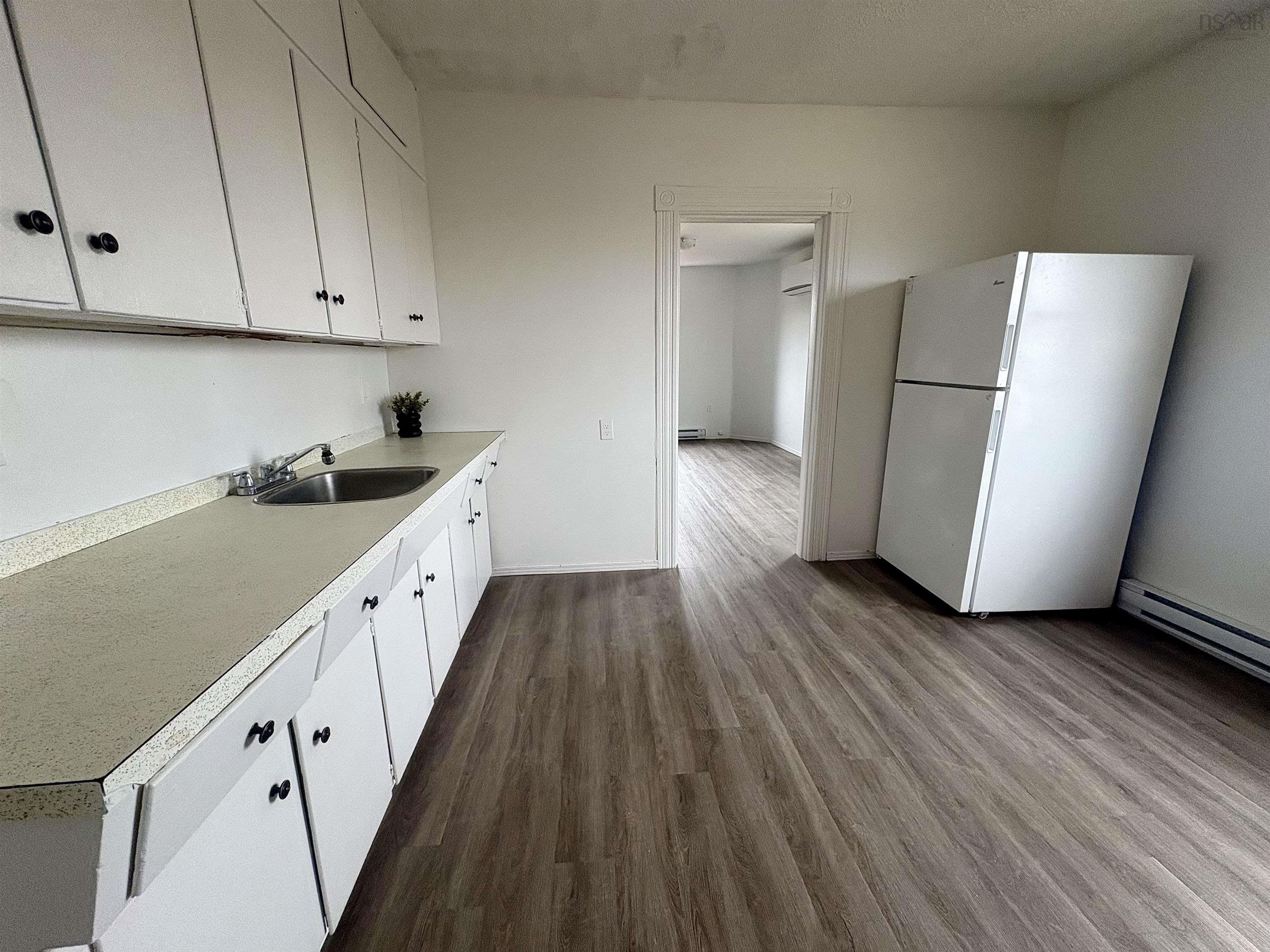 $185,000.00: 818 Donkin Highway, Donkin