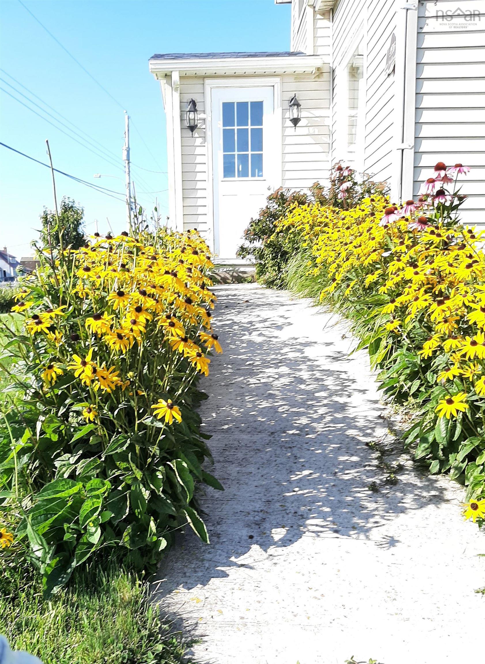 $349,900.00: 1816 Main Shore Road, Yarmouth