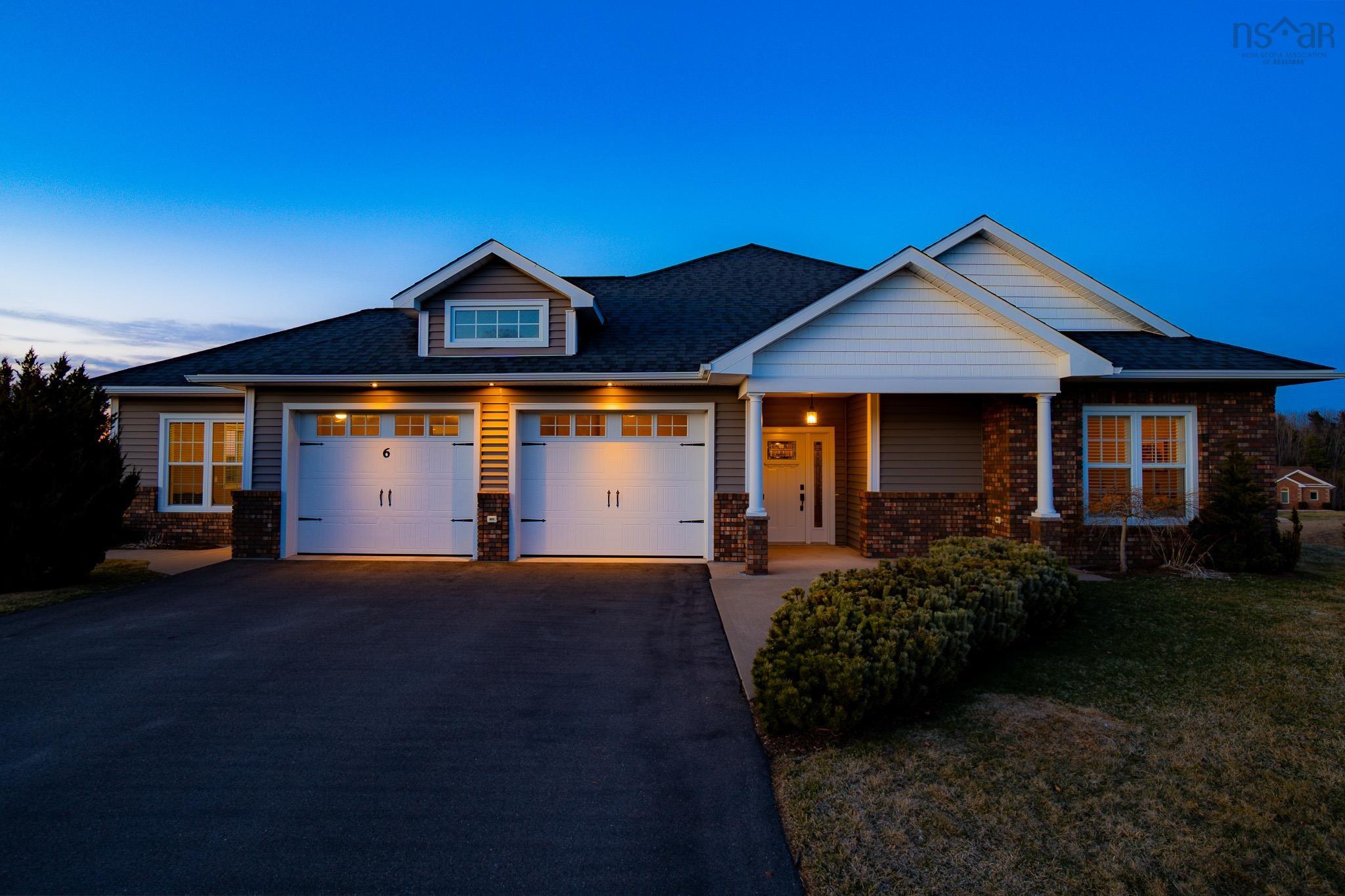 $689,900.00: 6 Finch Court, Canaan