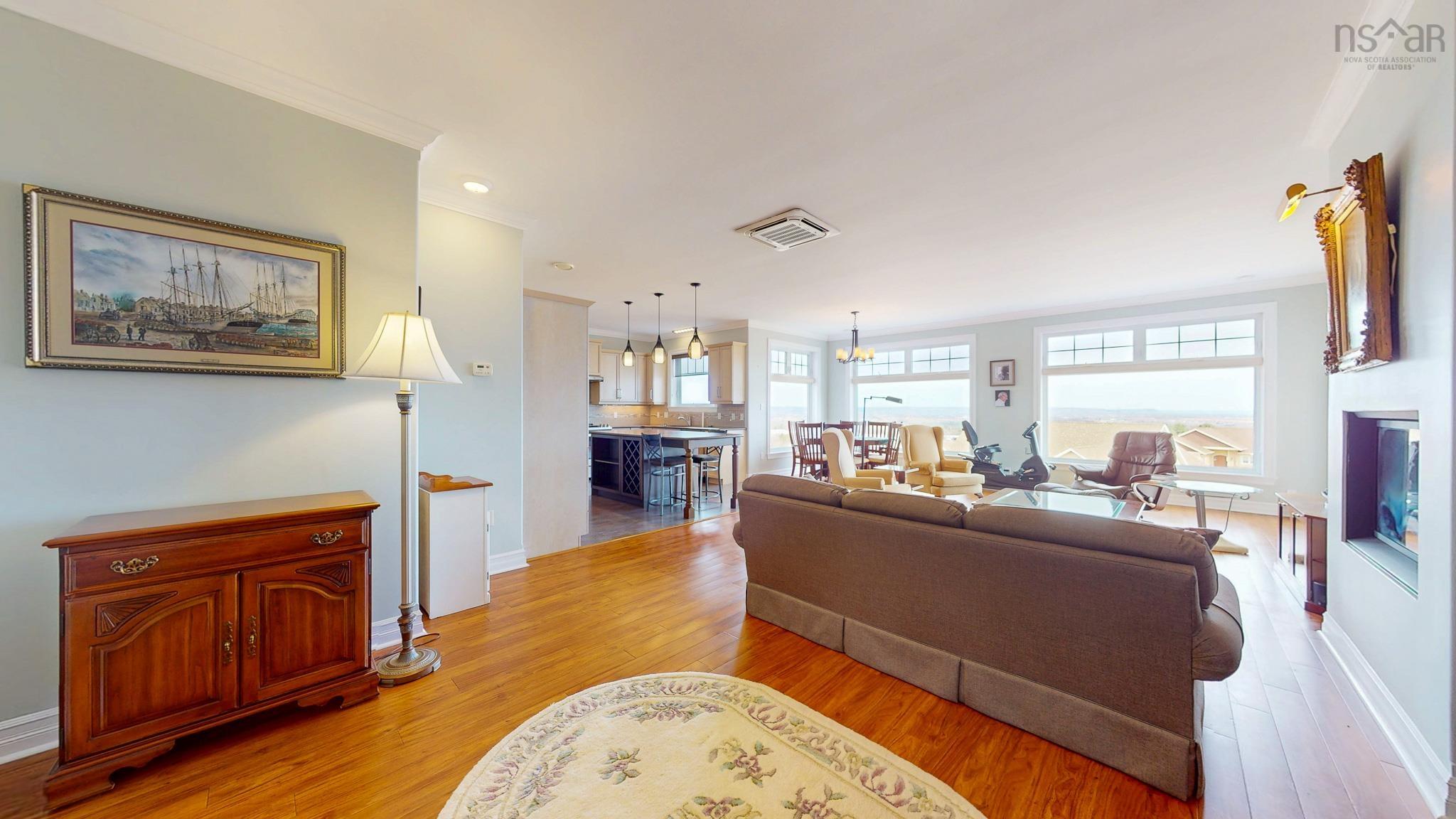 $689,900.00: 6 Finch Court, Canaan