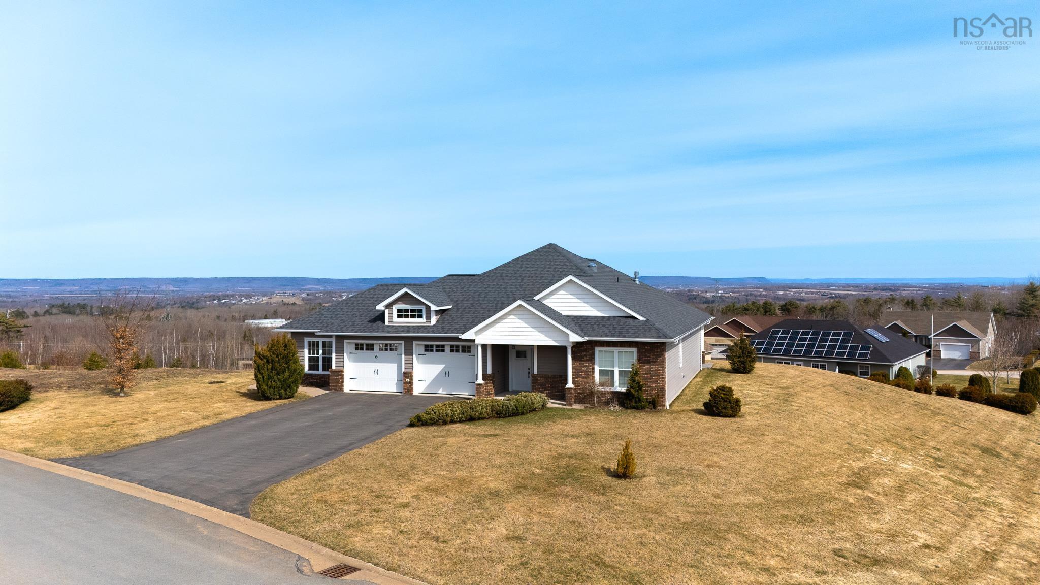 $689,900.00: 6 Finch Court, Canaan