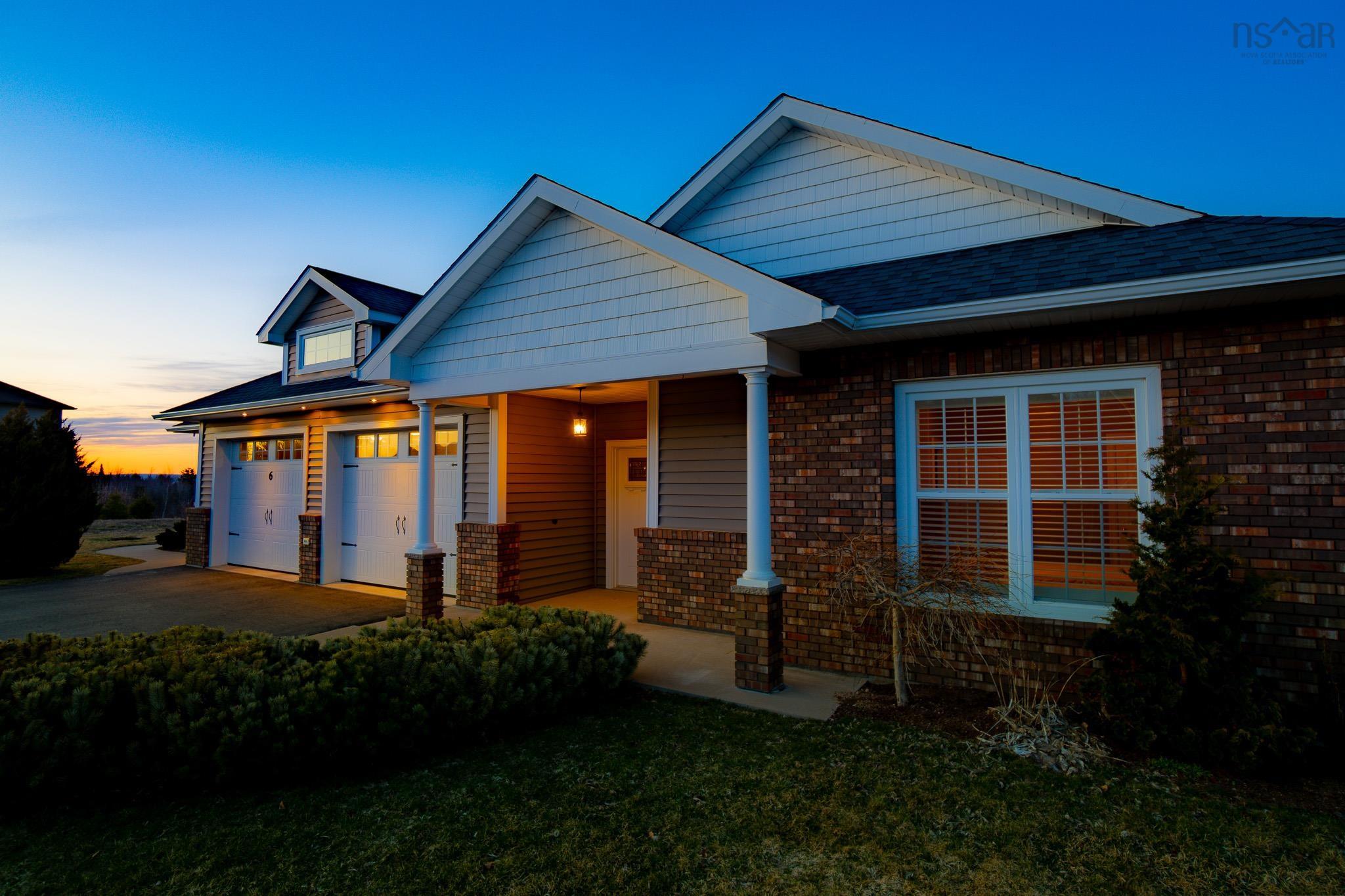 $689,900.00: 6 Finch Court, Canaan