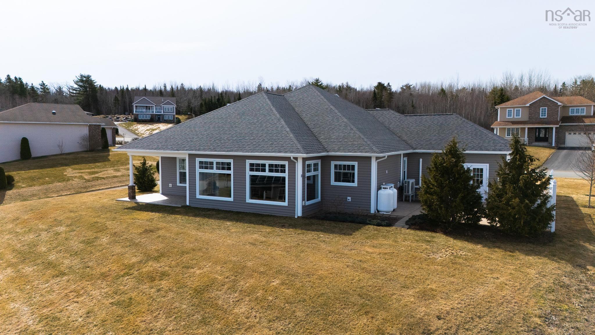 $689,900.00: 6 Finch Court, Canaan