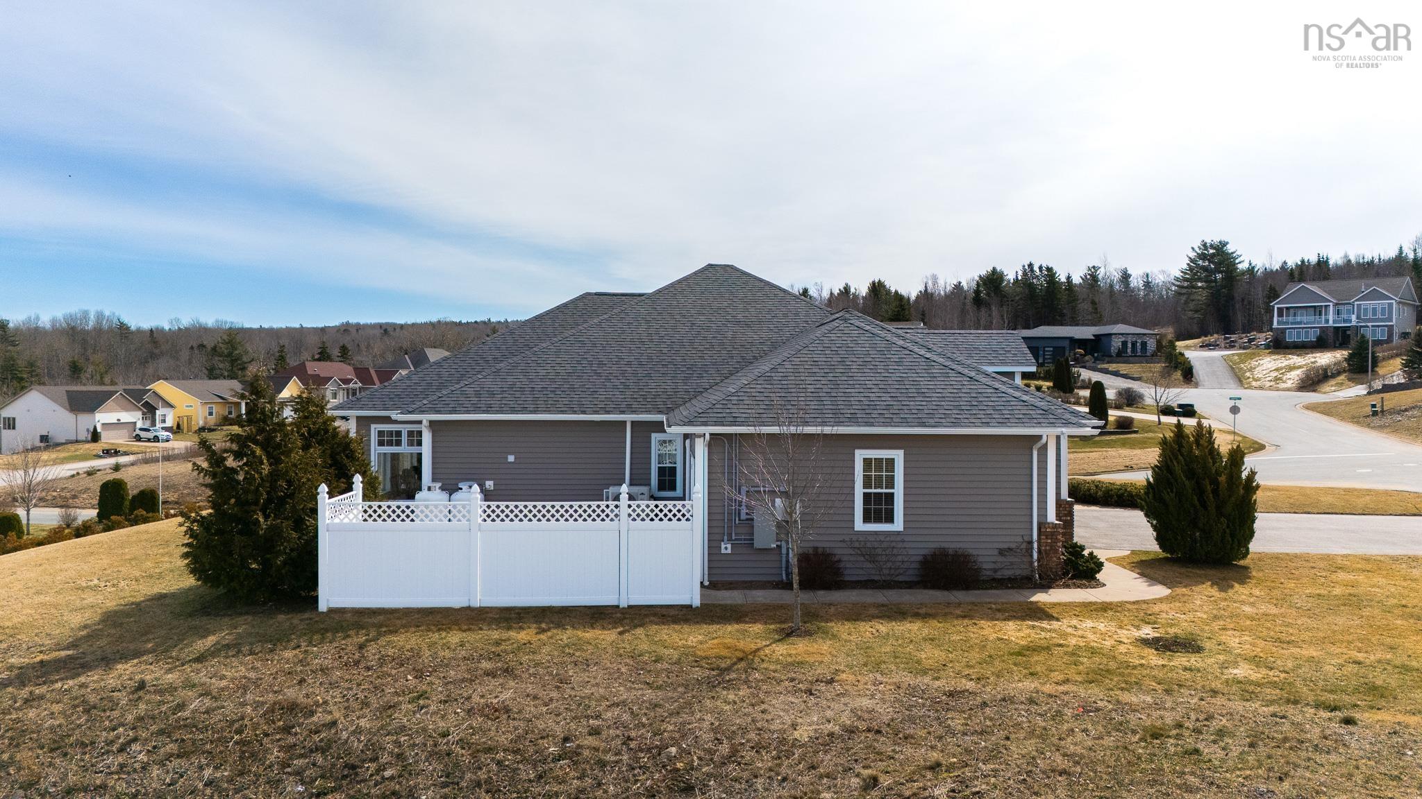 $689,900.00: 6 Finch Court, Canaan