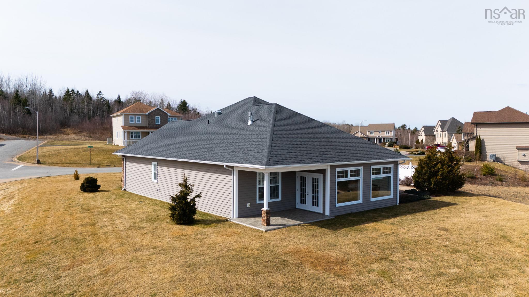 $689,900.00: 6 Finch Court, Canaan