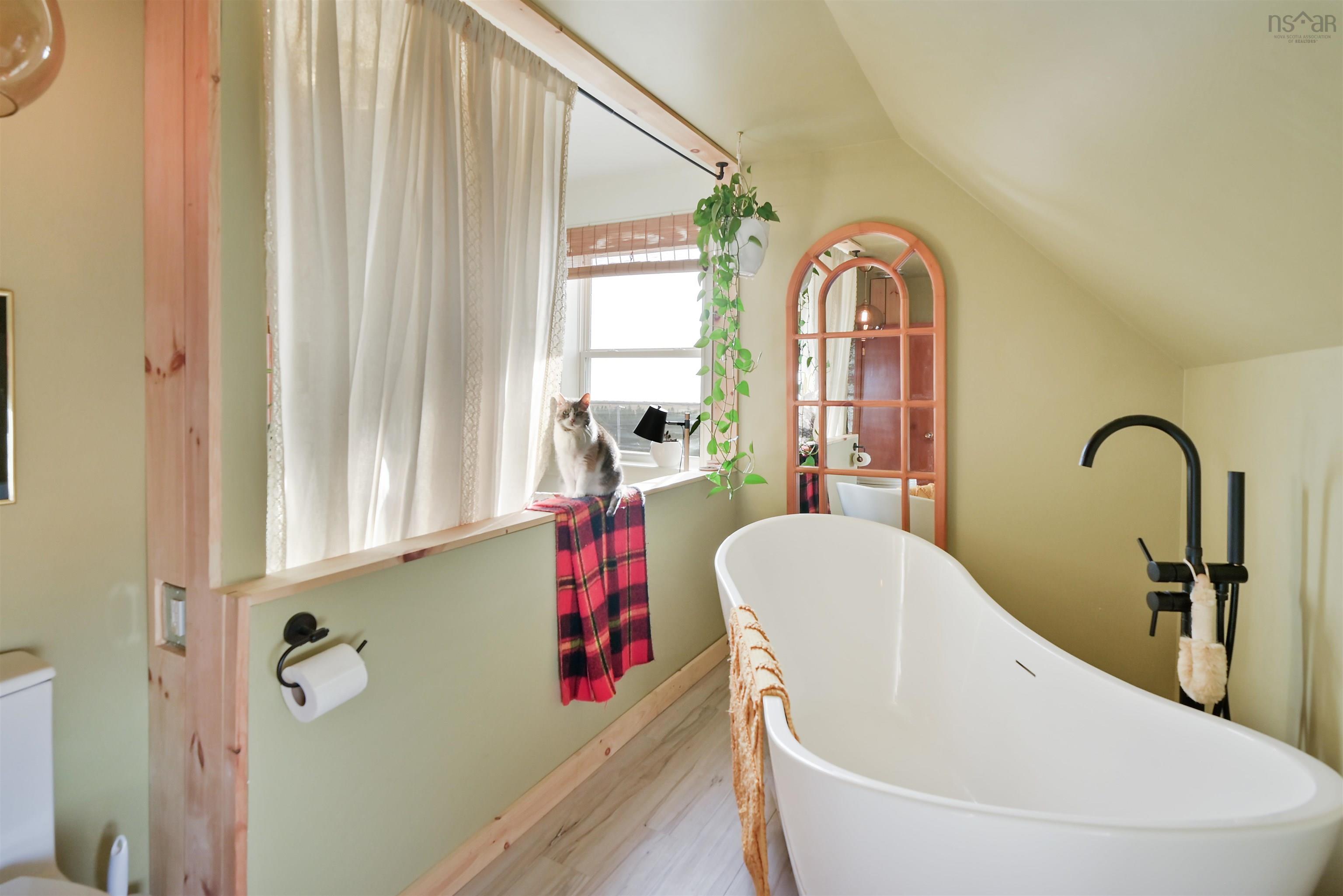 $289,000.00: 14272 Cabot Trail, Chéticamp