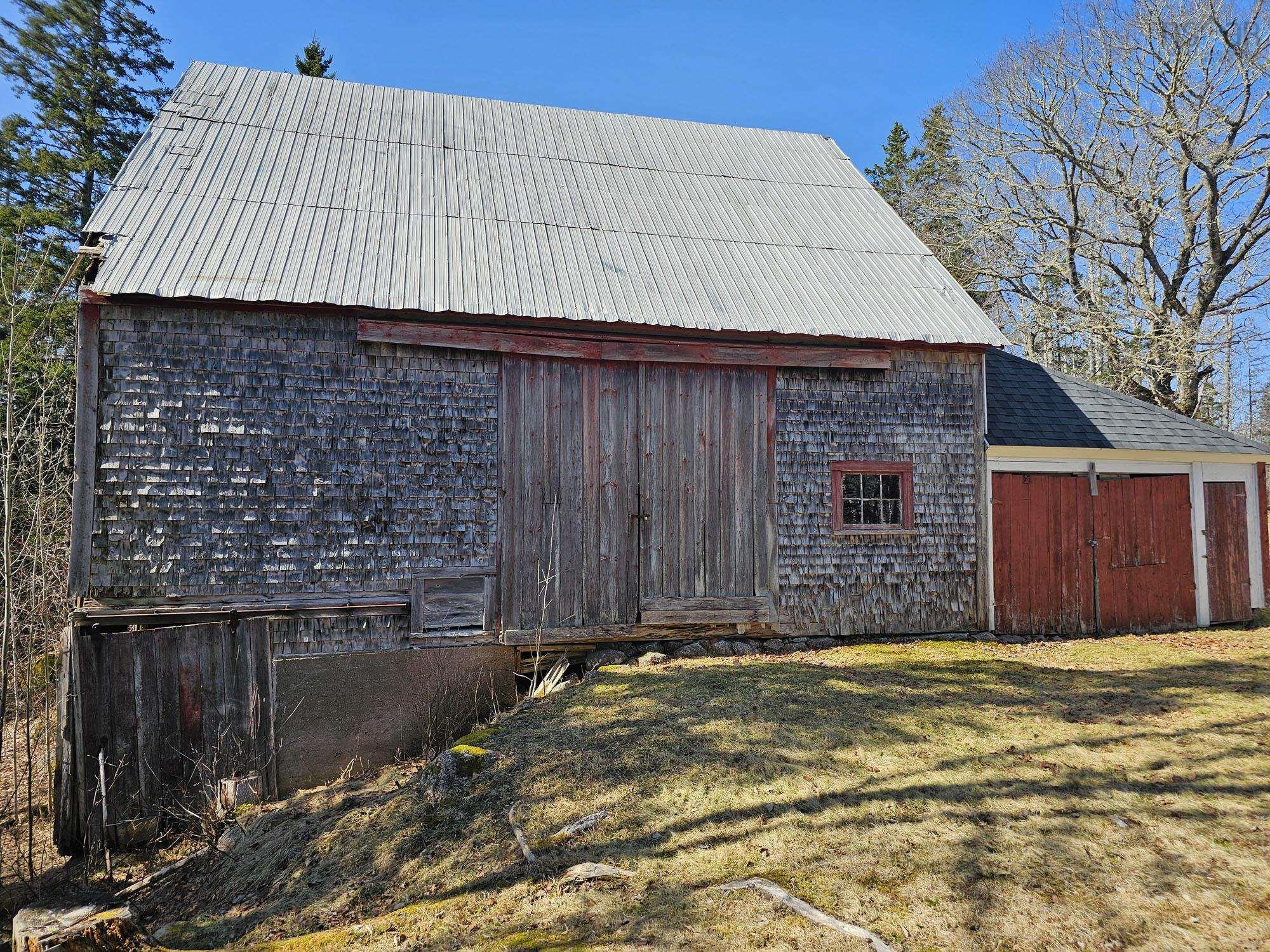 $325,000.00: 7719 Highway 8, Graywood