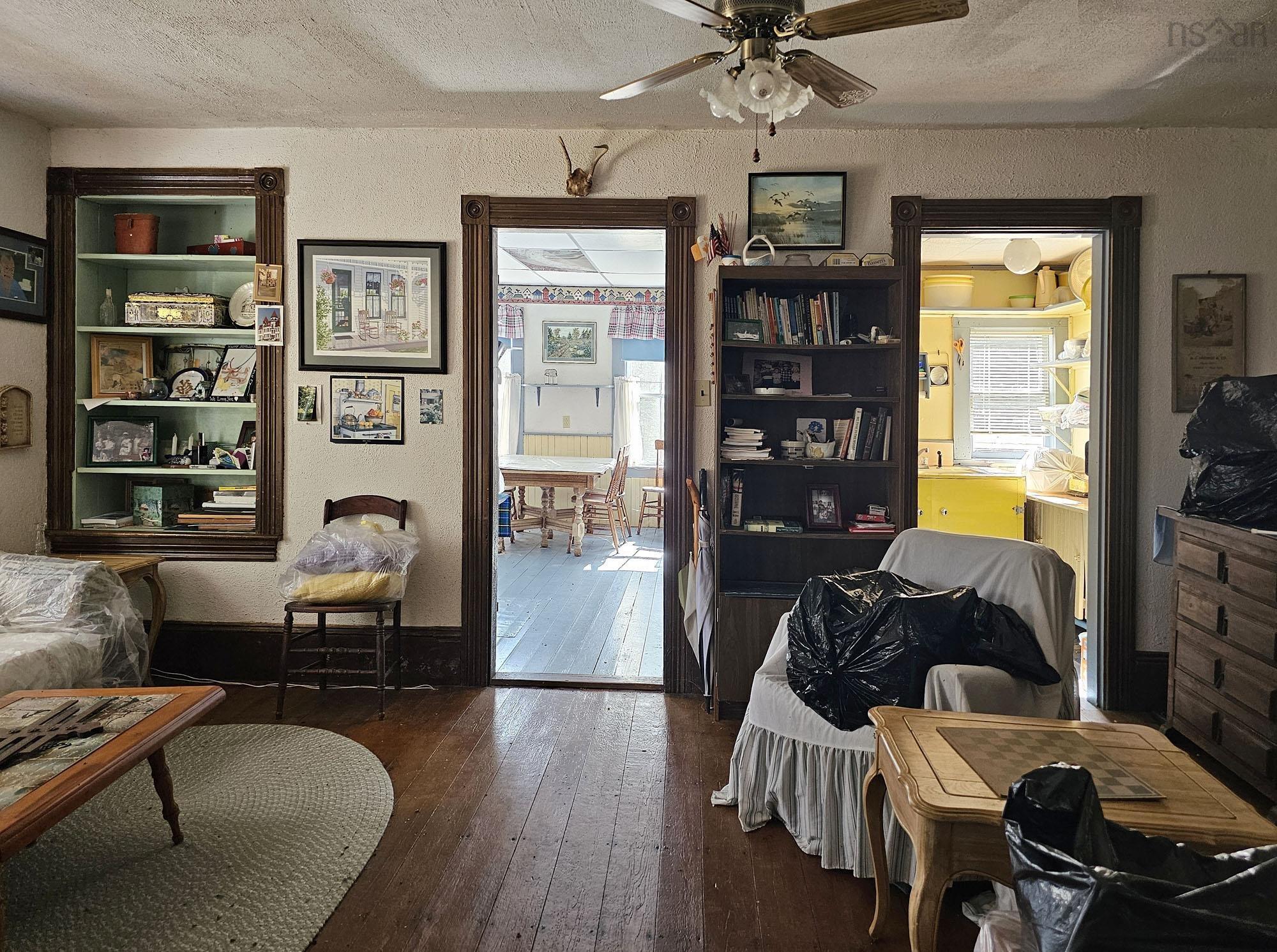 $325,000.00: 7719 Highway 8, Graywood