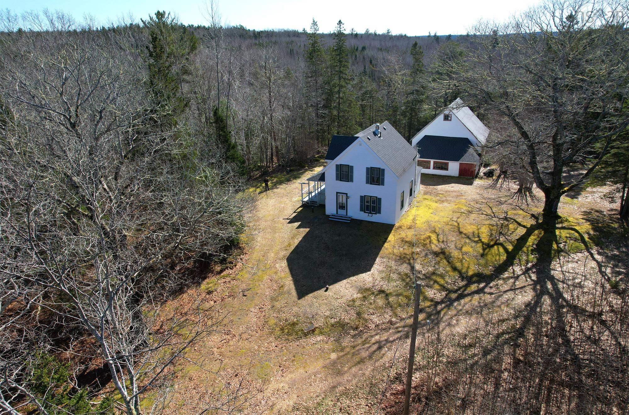$325,000.00: 7719 Highway 8, Graywood