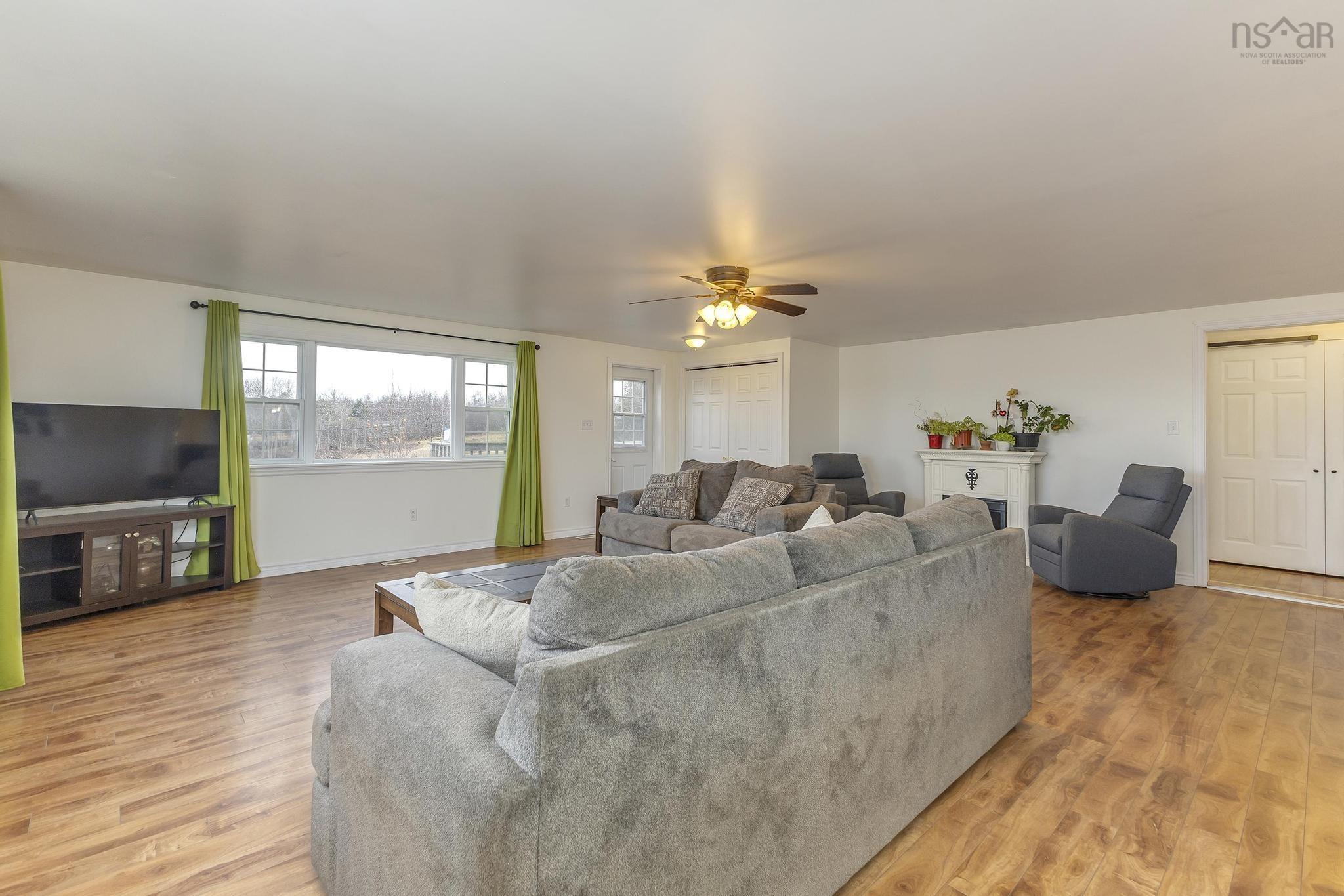 $439,000.00: 6950 Highway 215, Bramber