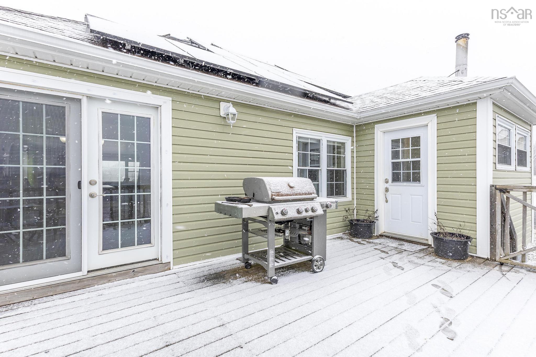$439,000.00: 6950 Highway 215, Bramber
