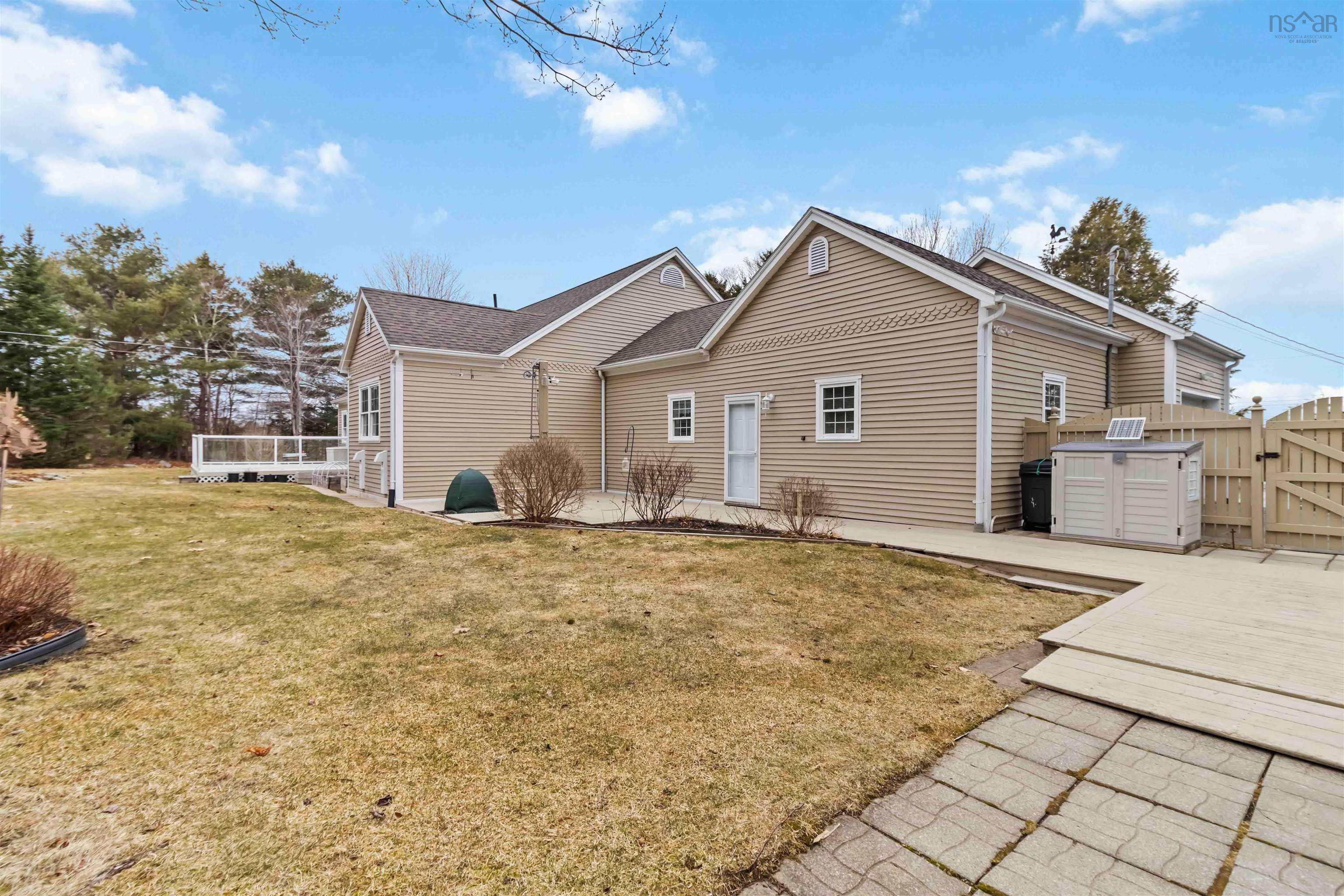 $749,900.00: 7 Canterbury Lane, Fall River