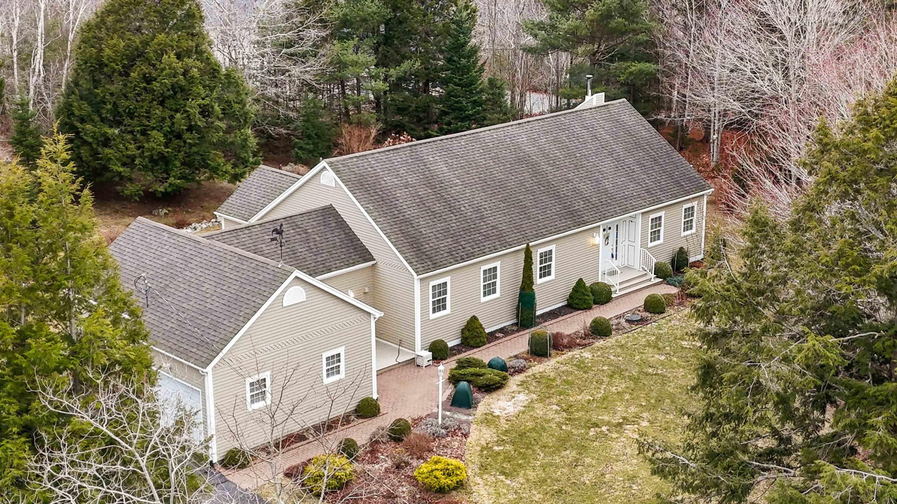 $749,900.00: 7 Canterbury Lane, Fall River