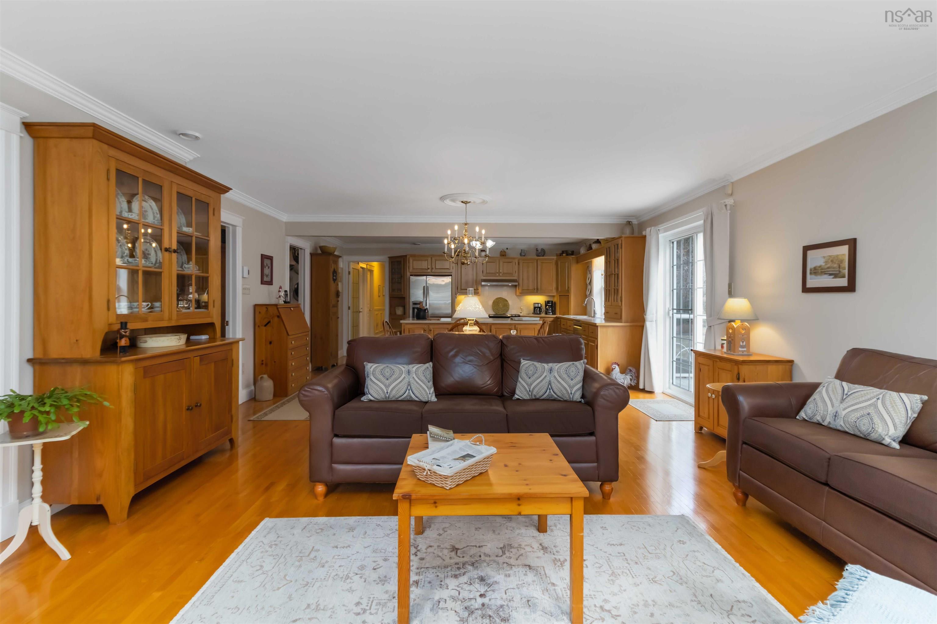 $749,900.00: 7 Canterbury Lane, Fall River