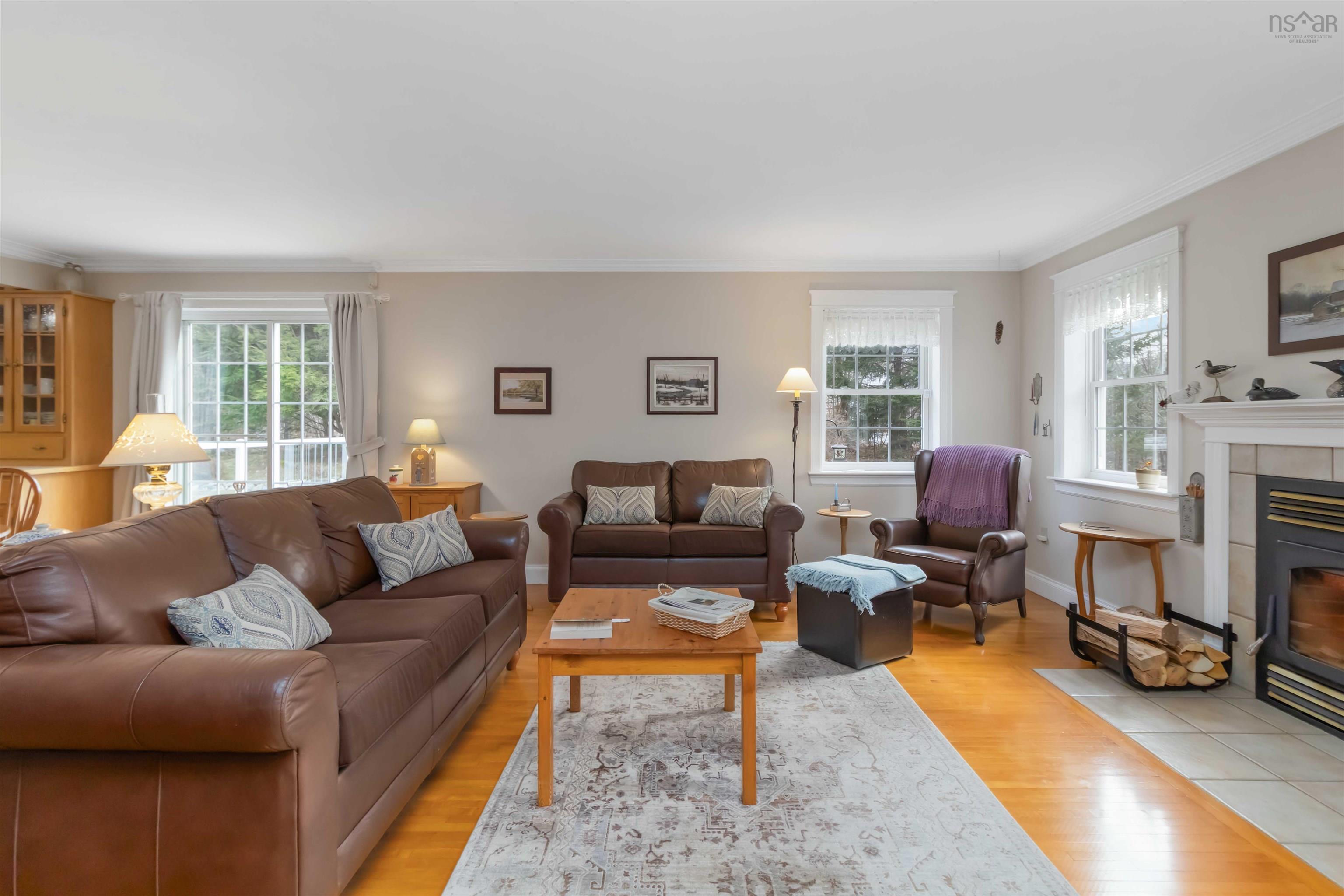 $749,900.00: 7 Canterbury Lane, Fall River