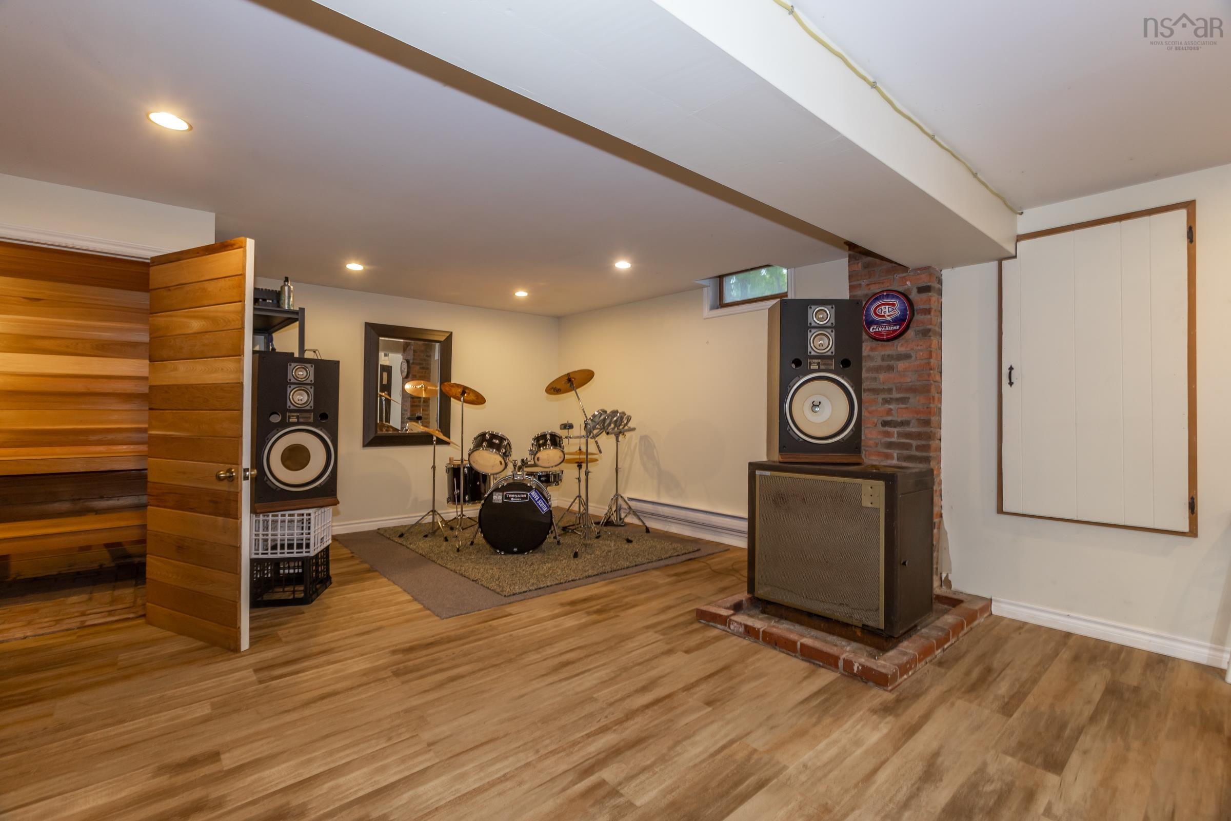 $650,000.00: 428 Highway 1, Deep Brook
