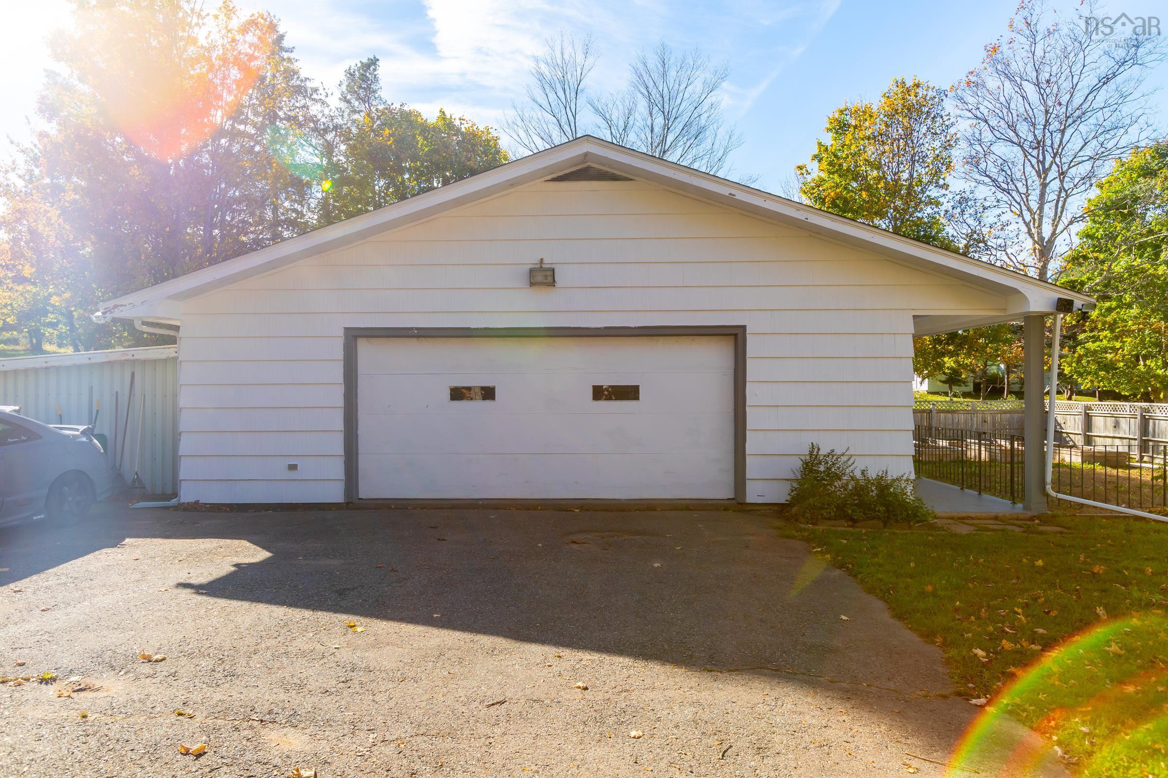 $650,000.00: 428 Highway 1, Deep Brook